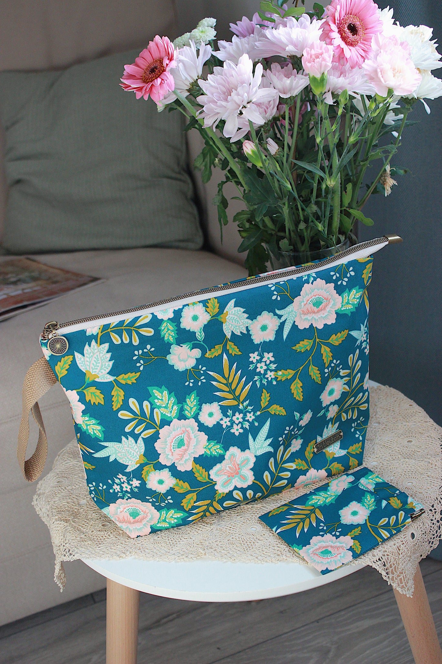 Waterproof Floral Knitting Project Bag with Built-in Needle Holder & Matching Squeeze Purse