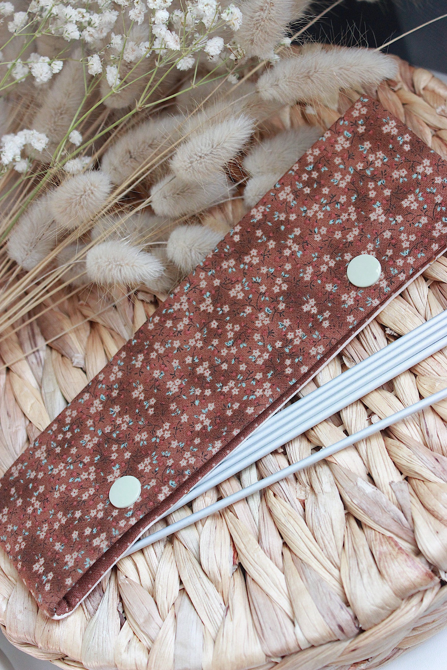 Vintage-Inspired Beige & Brown Flowers DPN Holder