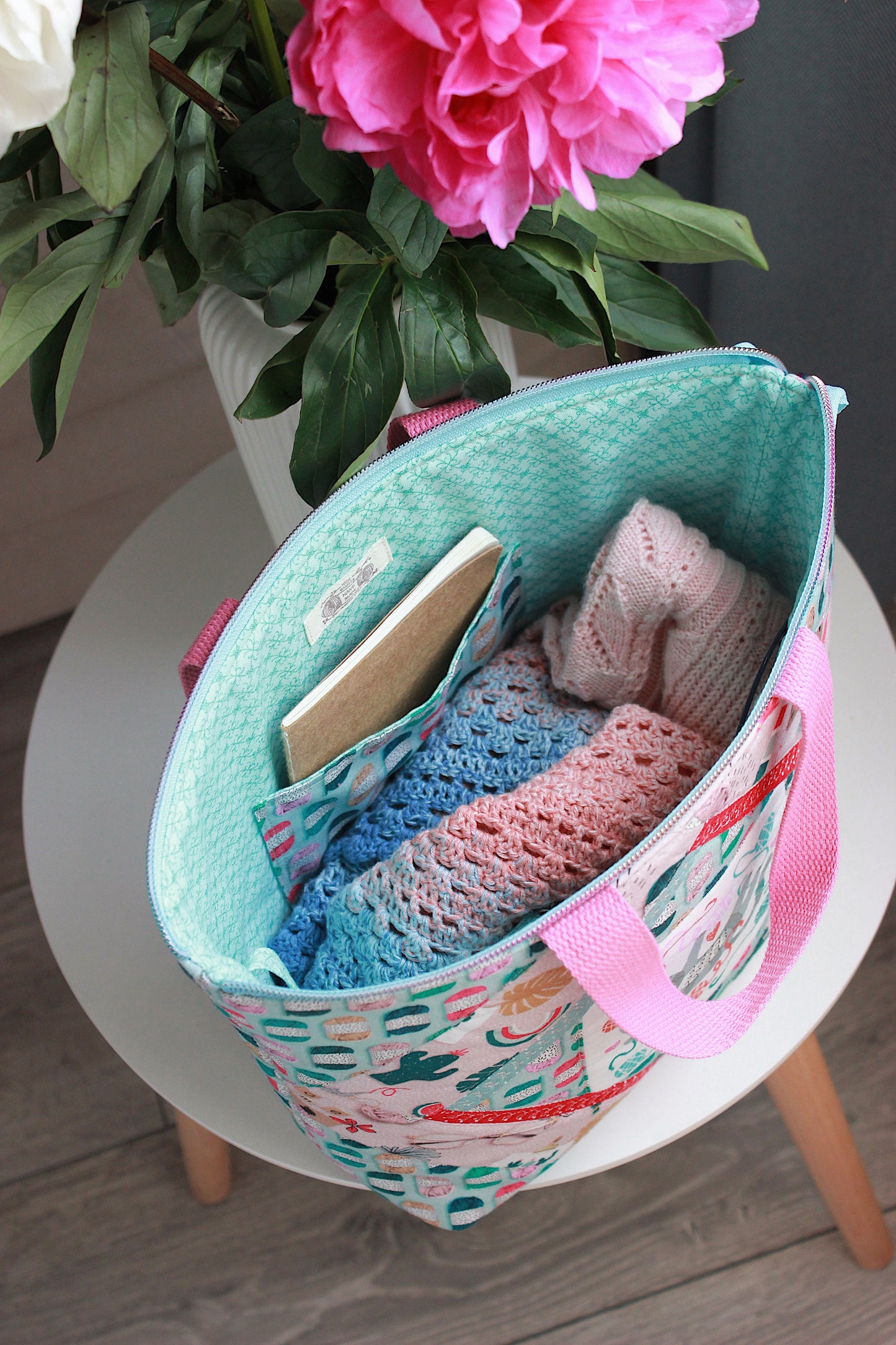 Handmade Patchwork Project Bag for Knitters & Crocheters | Cotton Fabric | Zipped Craft Tote