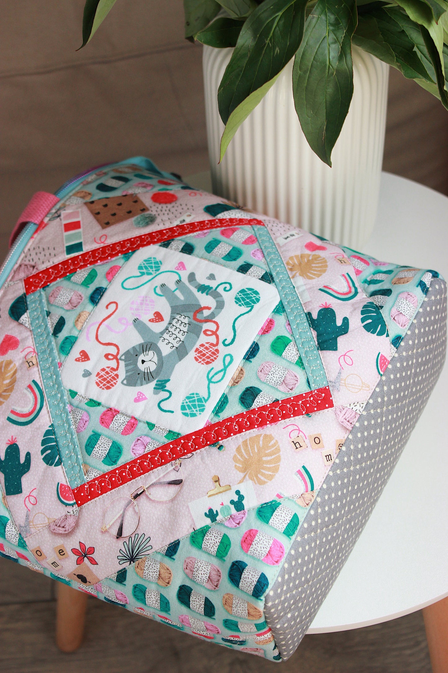 Handmade Patchwork Project Bag for Knitters & Crocheters | Cotton Fabric | Zipped Craft Tote