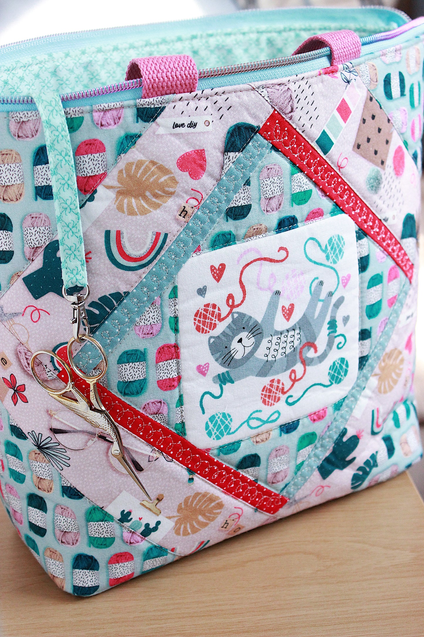 Handmade Patchwork Project Bag for Knitters & Crocheters | Cotton Fabric | Zipped Craft Tote