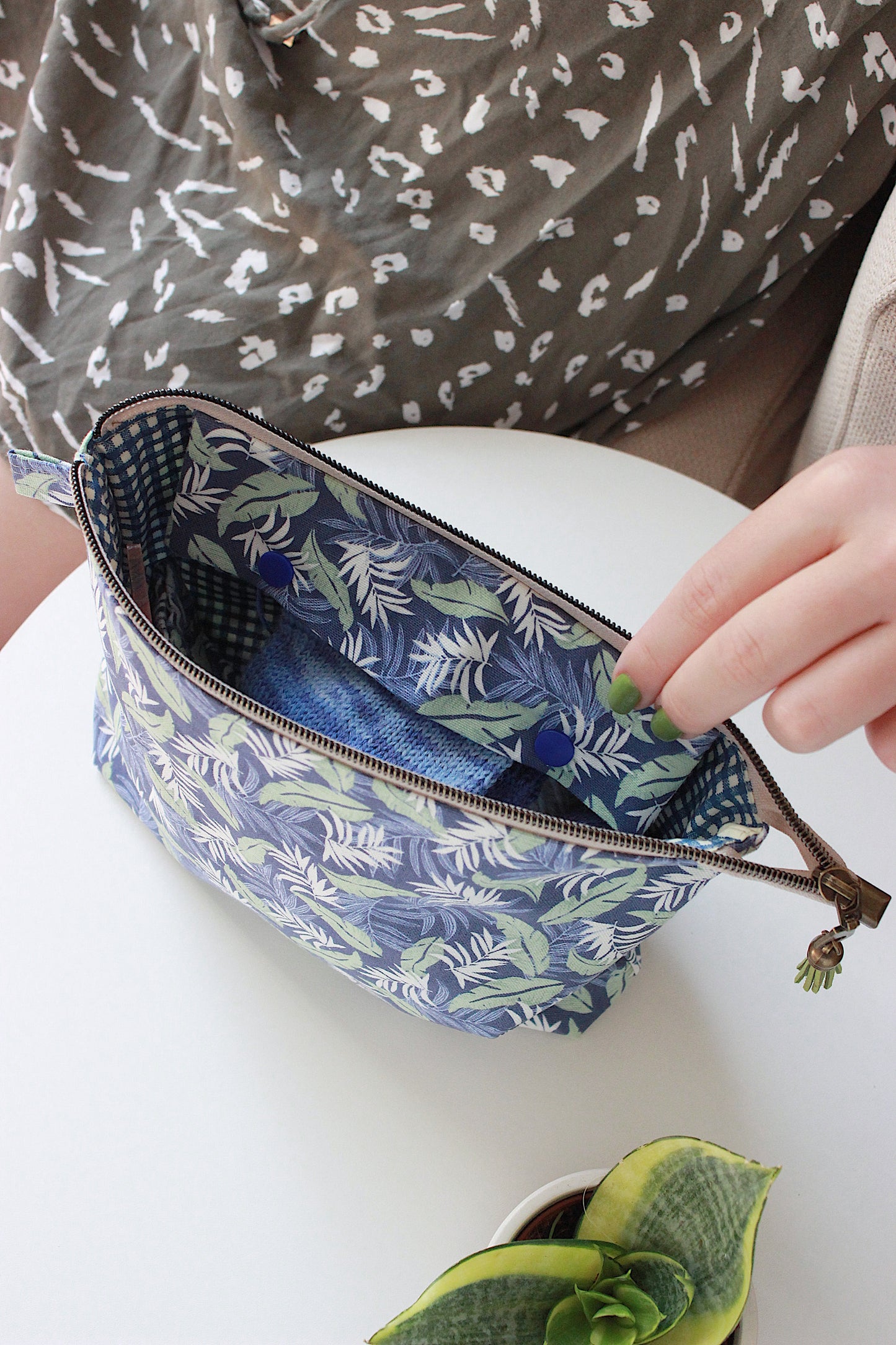 Knitting Project Bag with Built-in DPN Holder & Matching Squeeze Purse