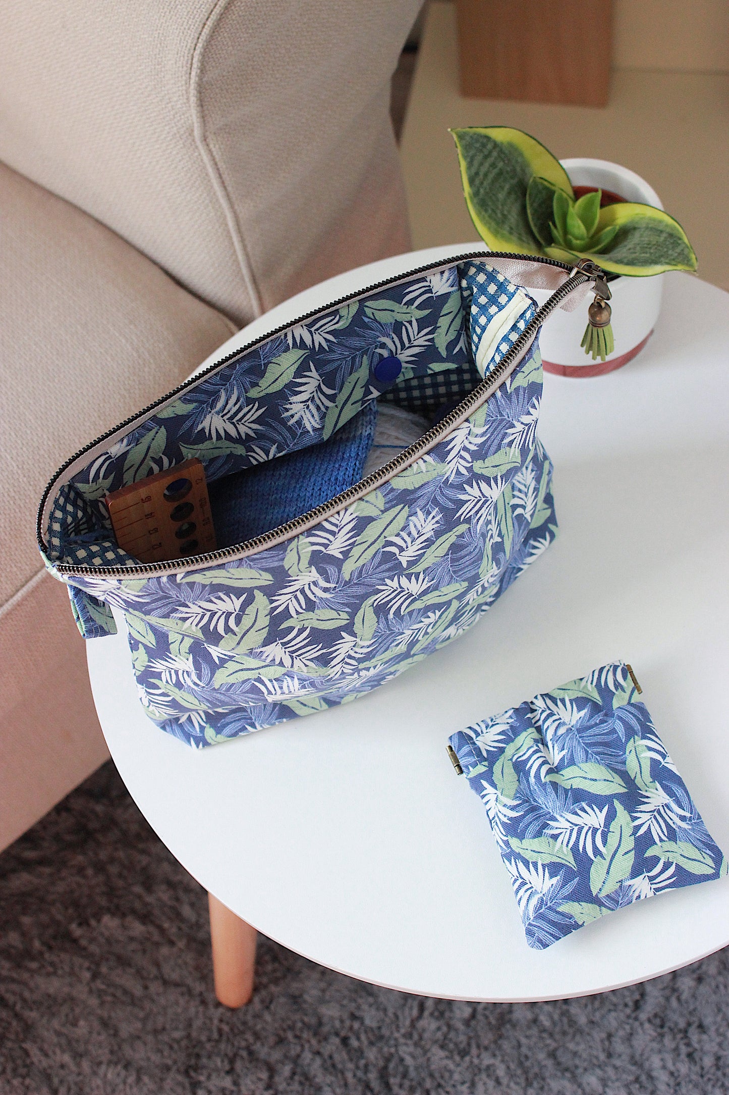 Knitting Project Bag with Built-in DPN Holder & Matching Squeeze Purse
