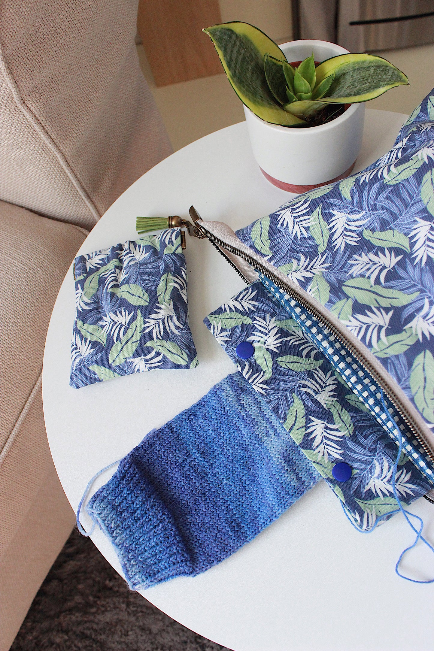 Knitting Project Bag with Built-in DPN Holder & Matching Squeeze Purse