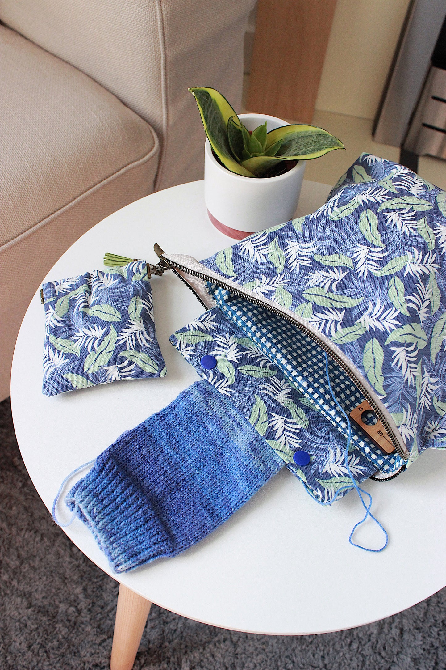 Knitting Project Bag with Built-in DPN Holder & Matching Squeeze Purse