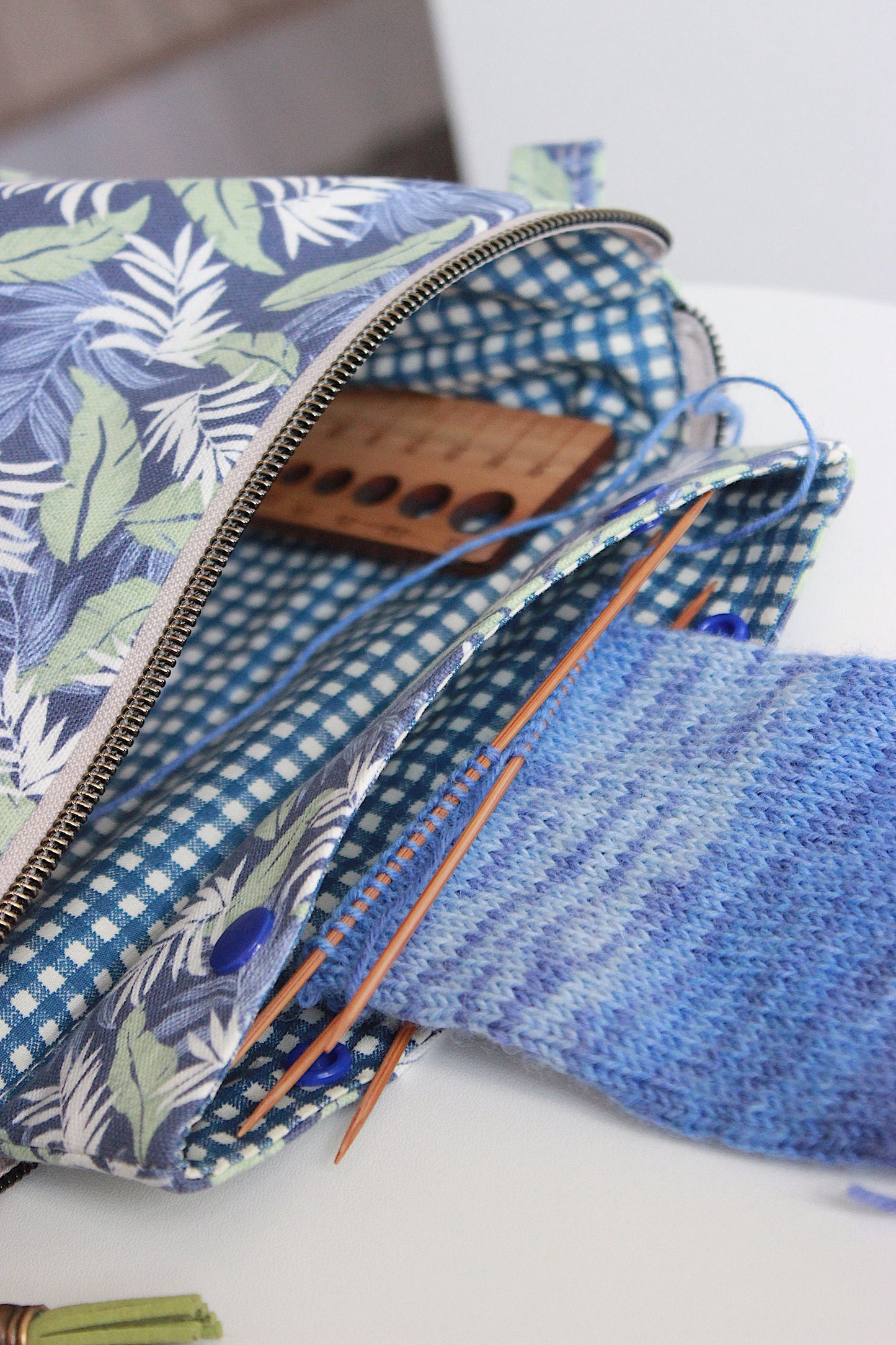 Knitting Project Bag with Built-in DPN Holder & Matching Squeeze Purse