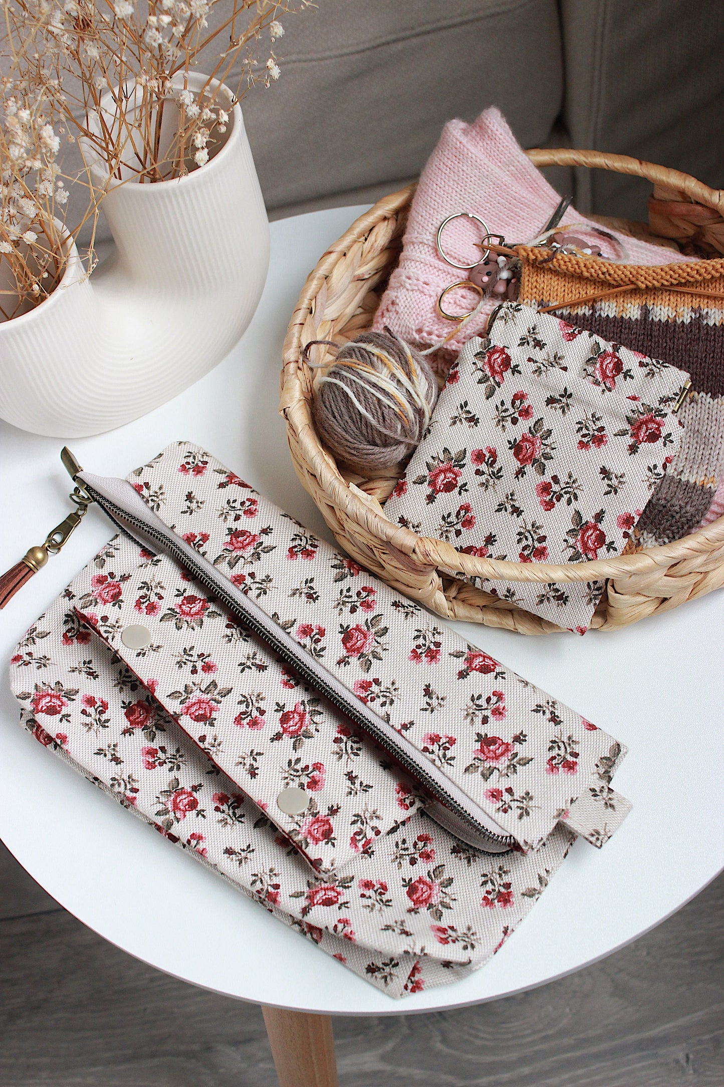 Vintage Rose Knitting Project Bag with Built-in DPN Holder & Matching Squeeze Purse