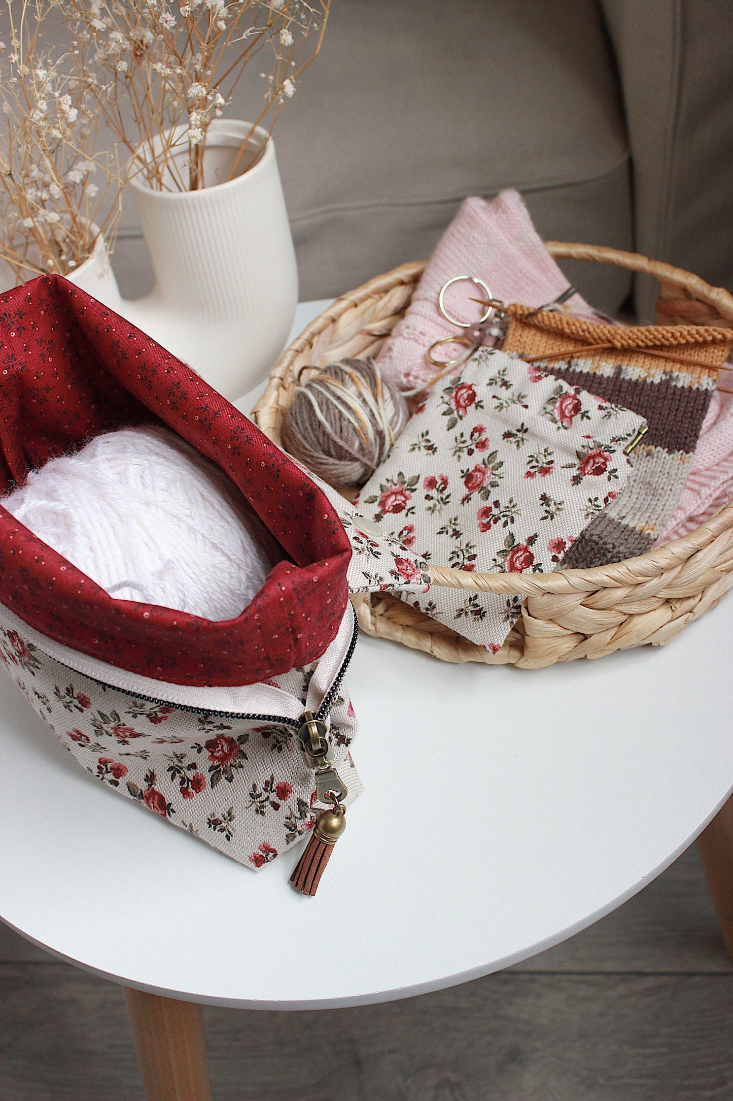 Vintage Rose Knitting Project Bag with Built-in DPN Holder & Matching Squeeze Purse