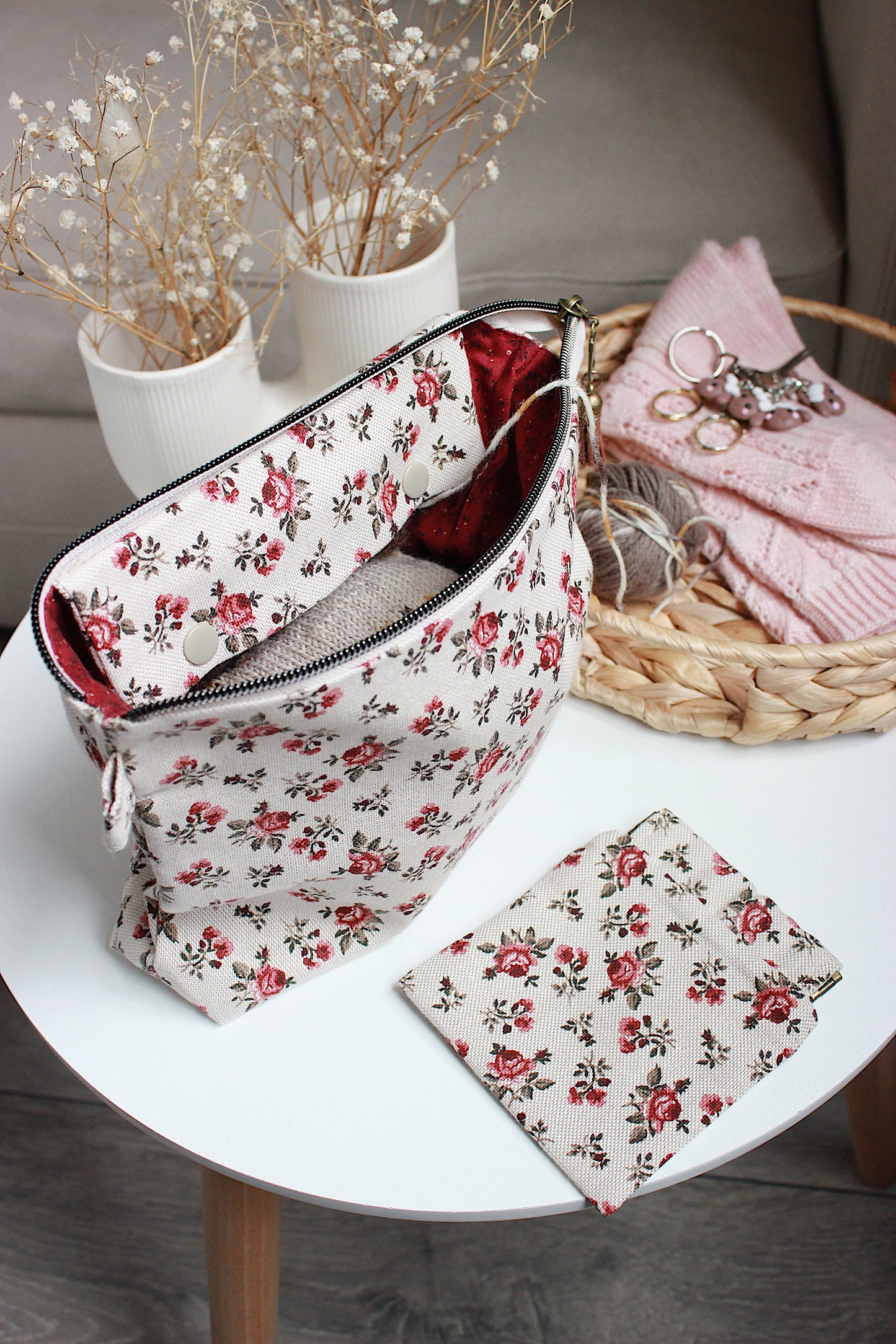 Vintage Rose Knitting Project Bag with Built-in DPN Holder & Matching Squeeze Purse