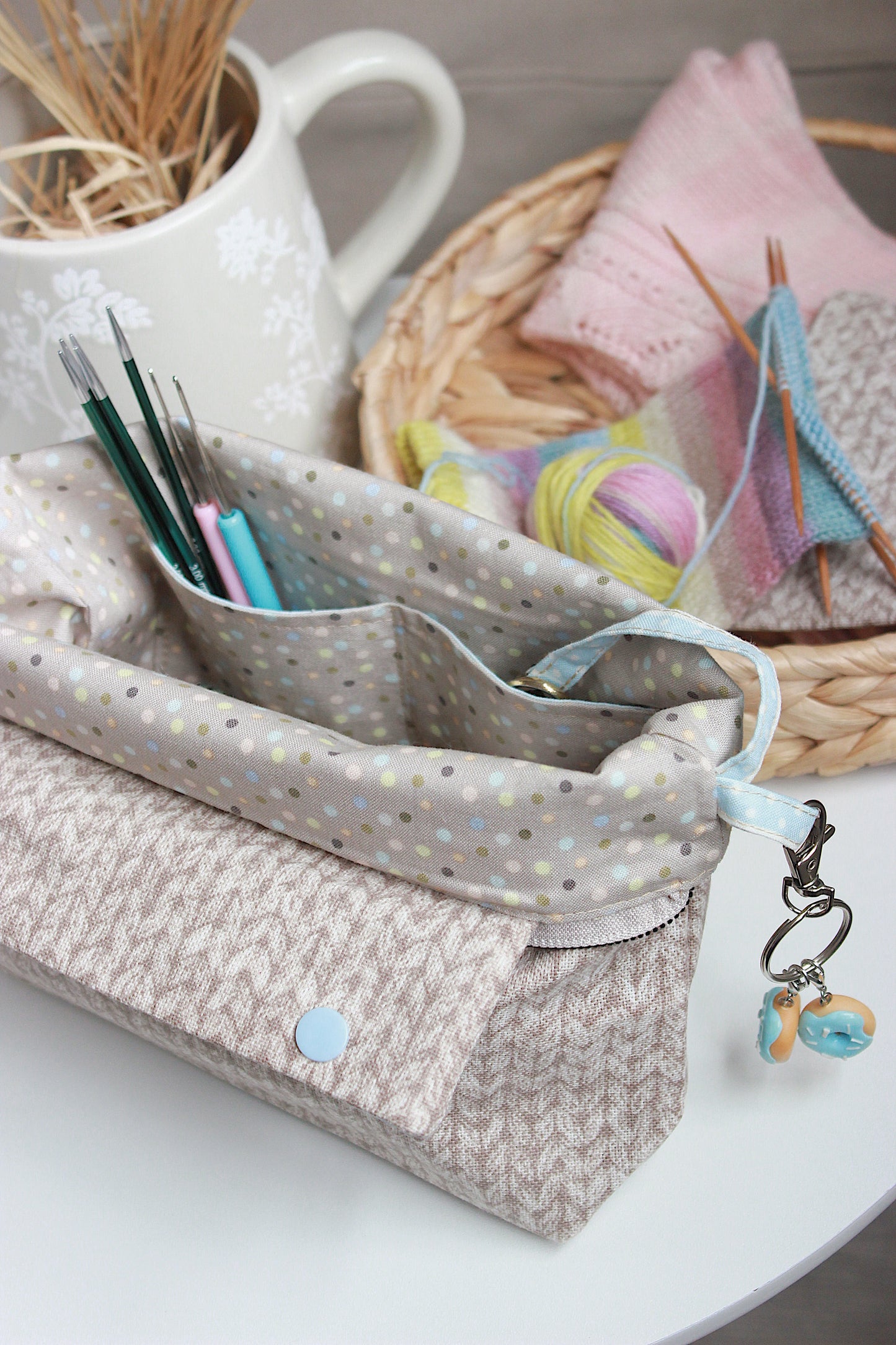 Beige Knitting Project Bag with Built-in DPN Holder & Matching Squeeze Purse