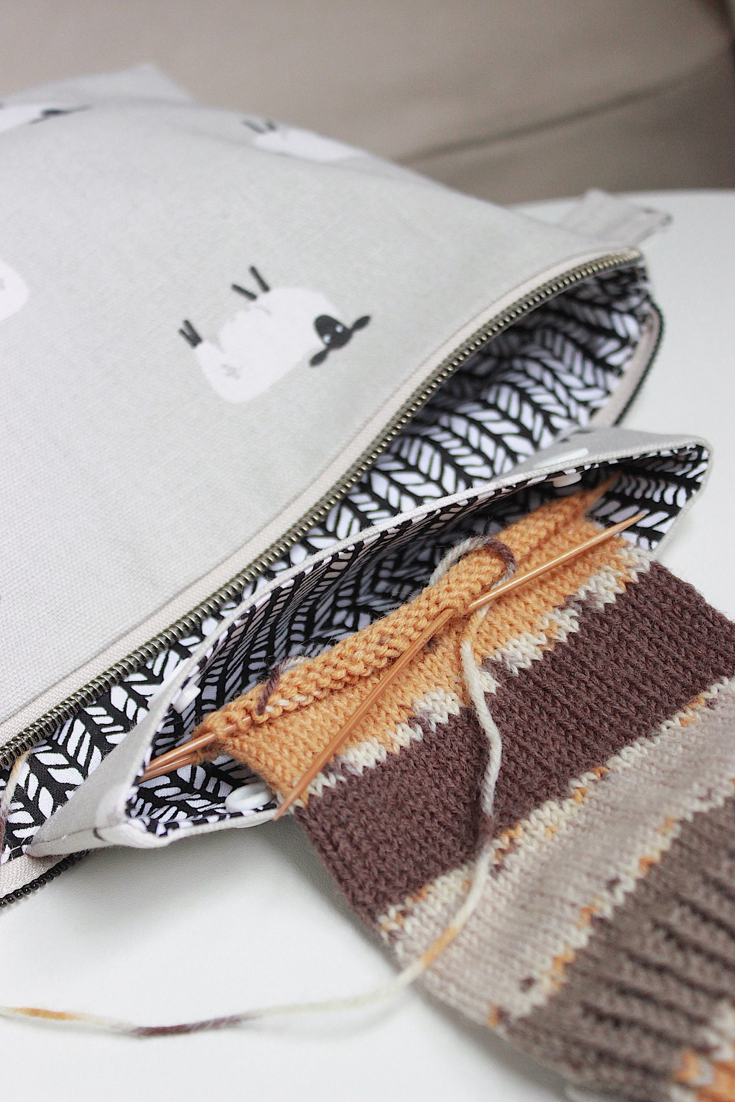 Sheep Knitting Project Bag with Built-in DPN Holder & Matching Squeeze Purse