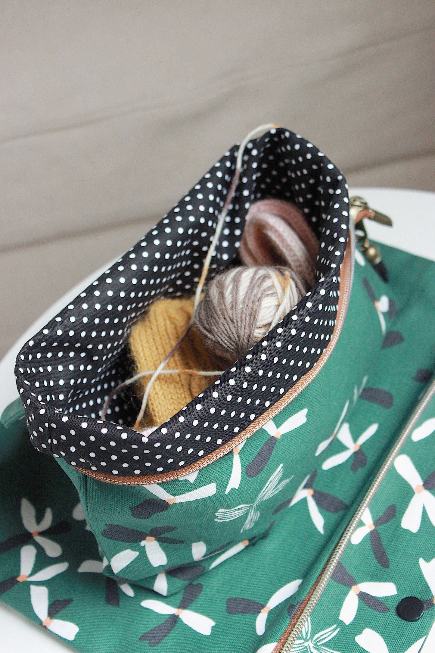 Green Knitting Project Bag with Built-in DPN Holder