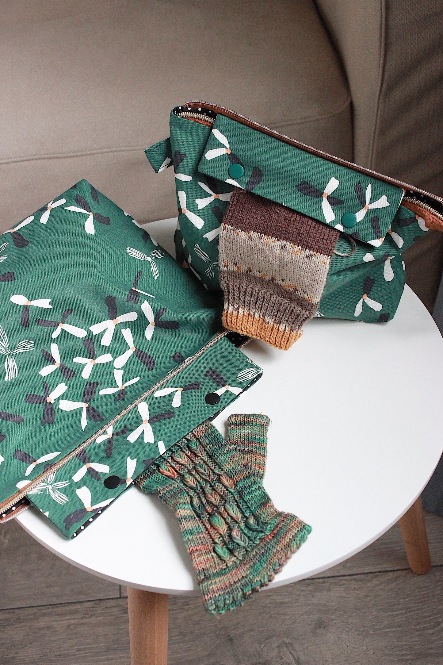 Green Knitting Project Bag with Built-in DPN Holder