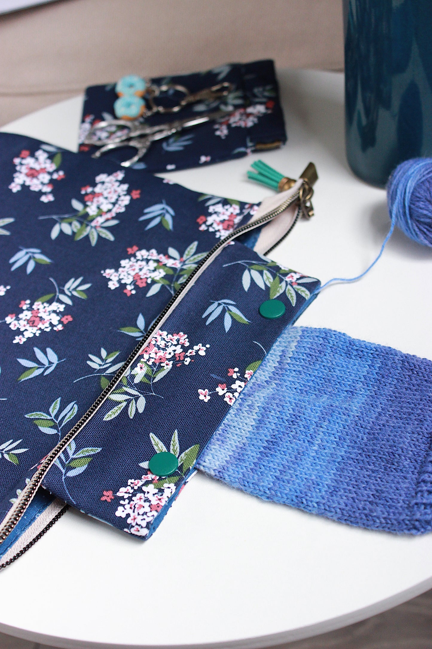 Floral Blue Knitting Project Bag with Built-in DPN Holder & Matching Squeeze Purse