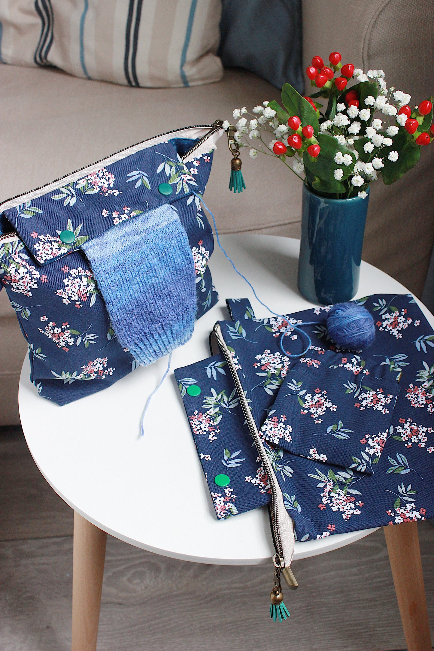 Floral Blue Knitting Project Bag with Built-in DPN Holder & Matching Squeeze Purse