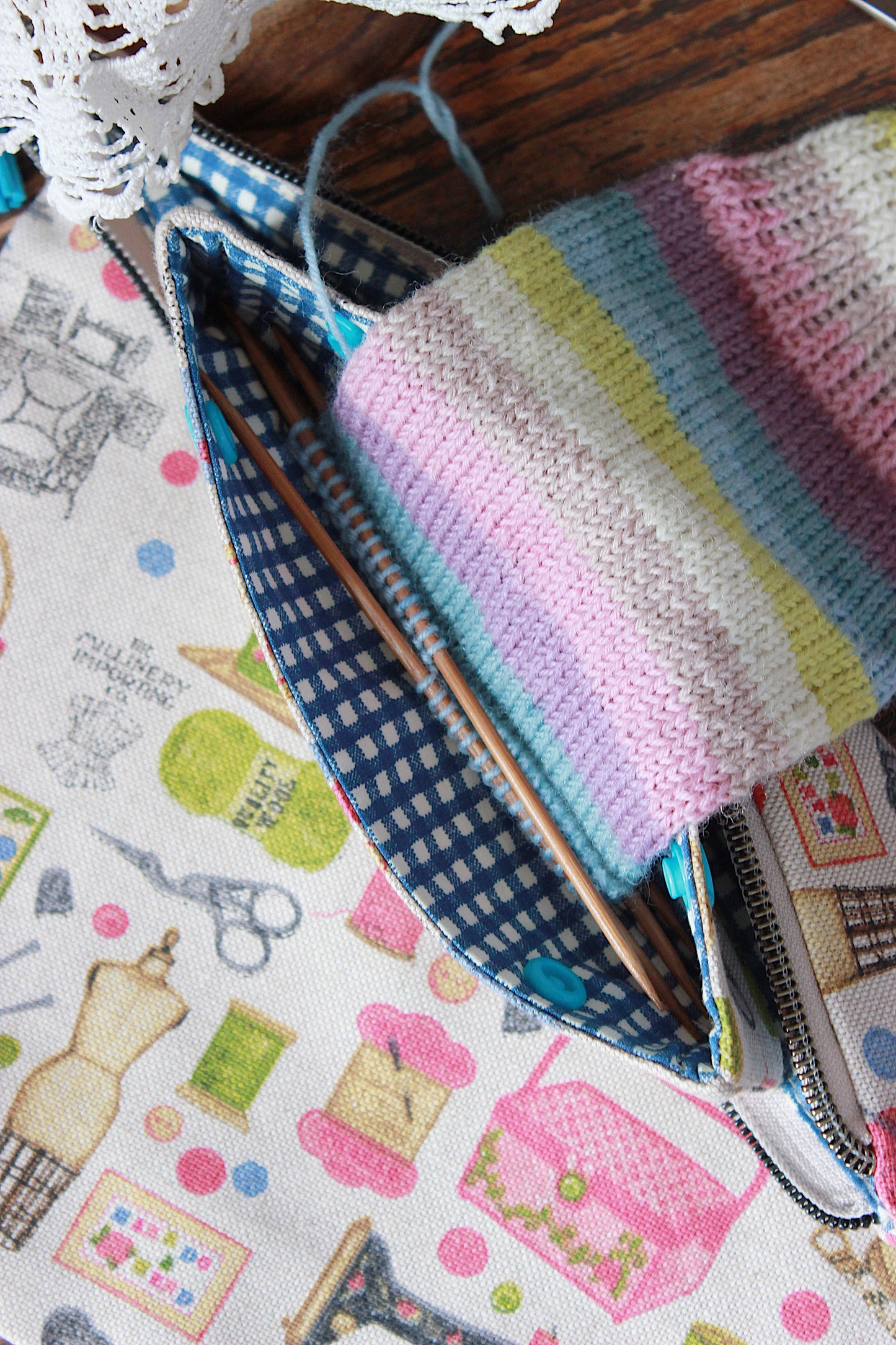 Multicolour Knitting Project Bag with Built-in DPN Holder & Matching Squeeze Purse