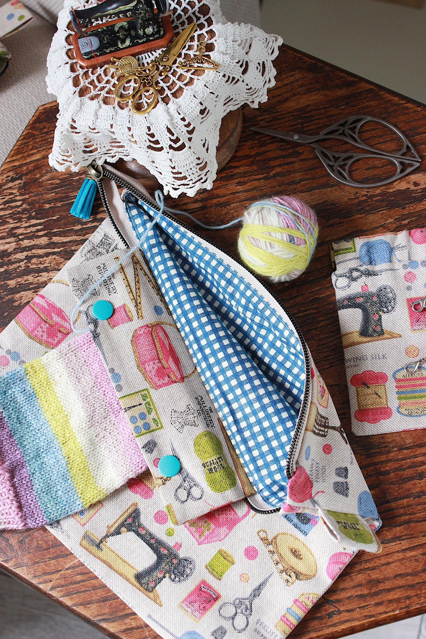 Multicolour Knitting Project Bag with Built-in DPN Holder & Matching Squeeze Purse