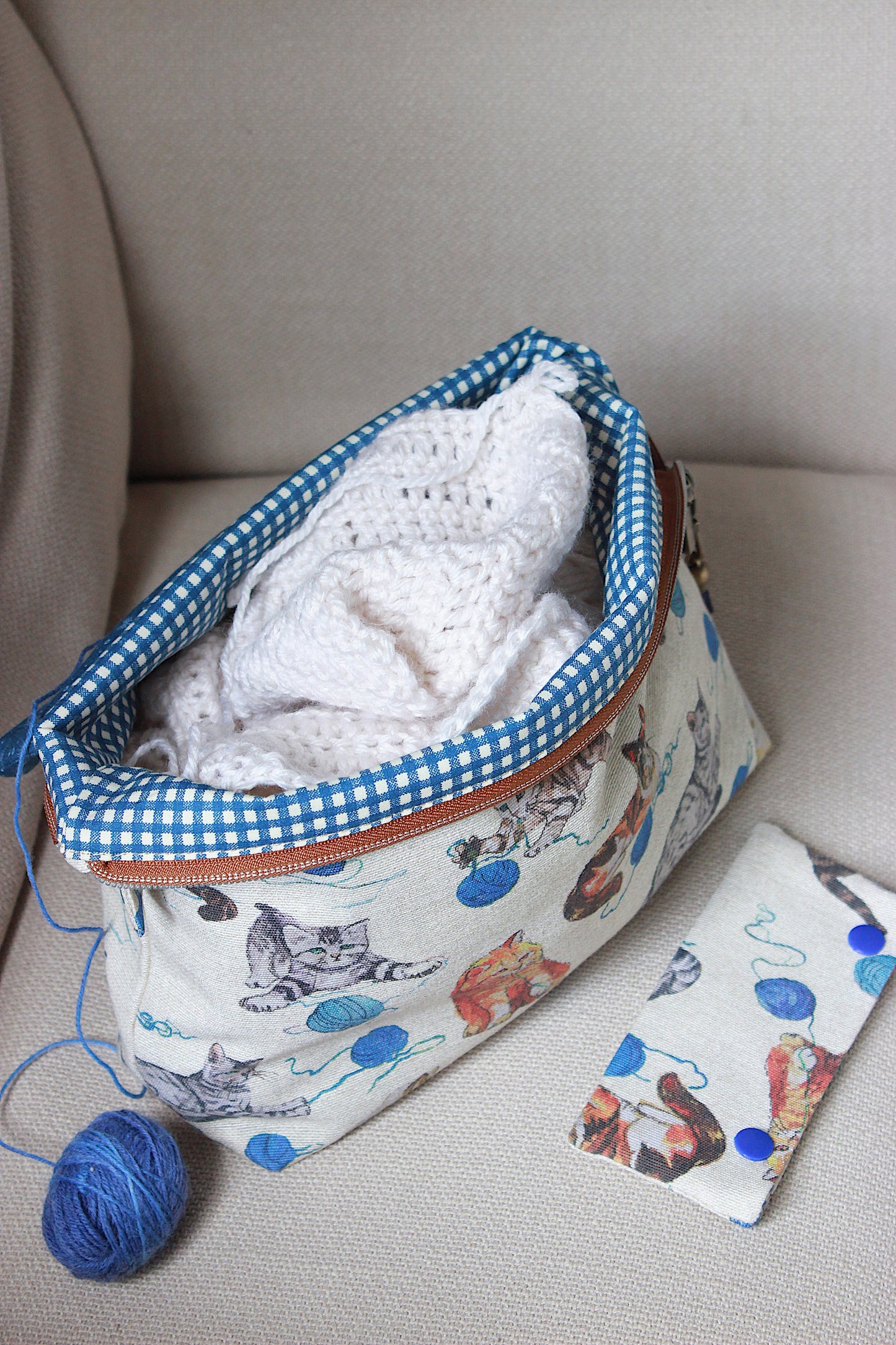 Cats Knitting Project Bag with Built-in DPN Holder & Extra Holder