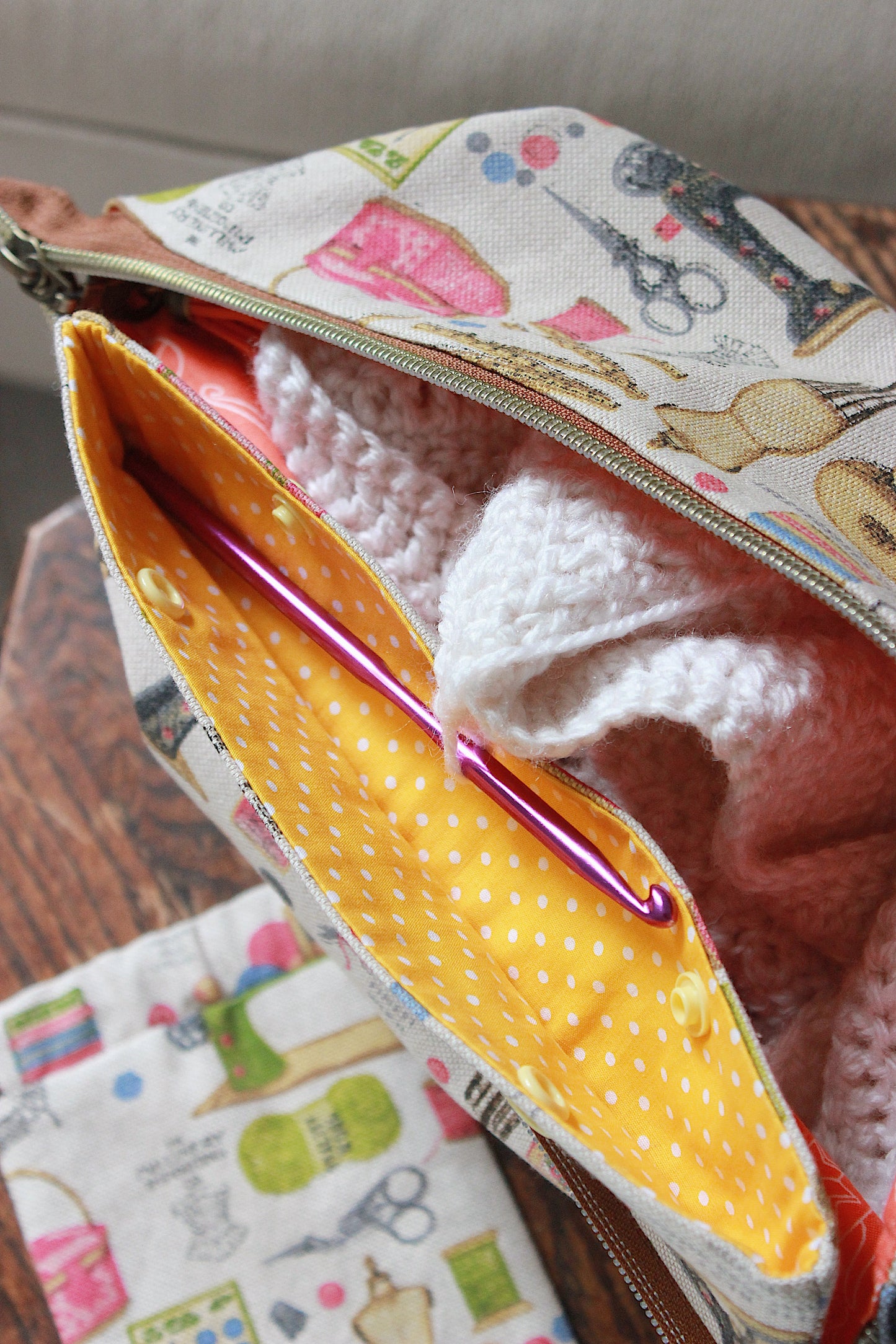 Multicolour Knitting Project Bag with Built-in DPN Holder & Matching Squeeze Purse