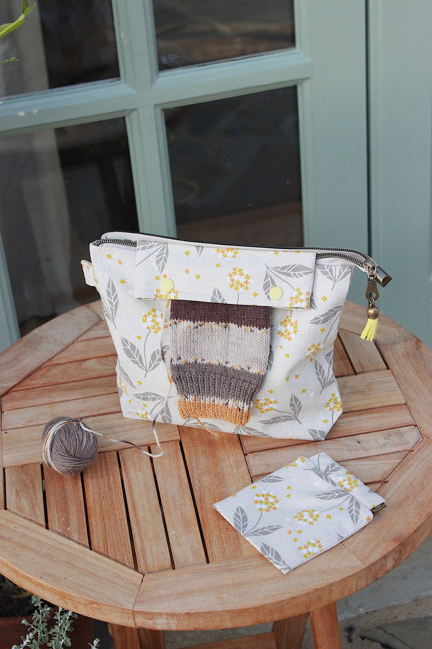Linen Knitting Project Bag with Built-in DPN Holder & Matching Squeeze Purse