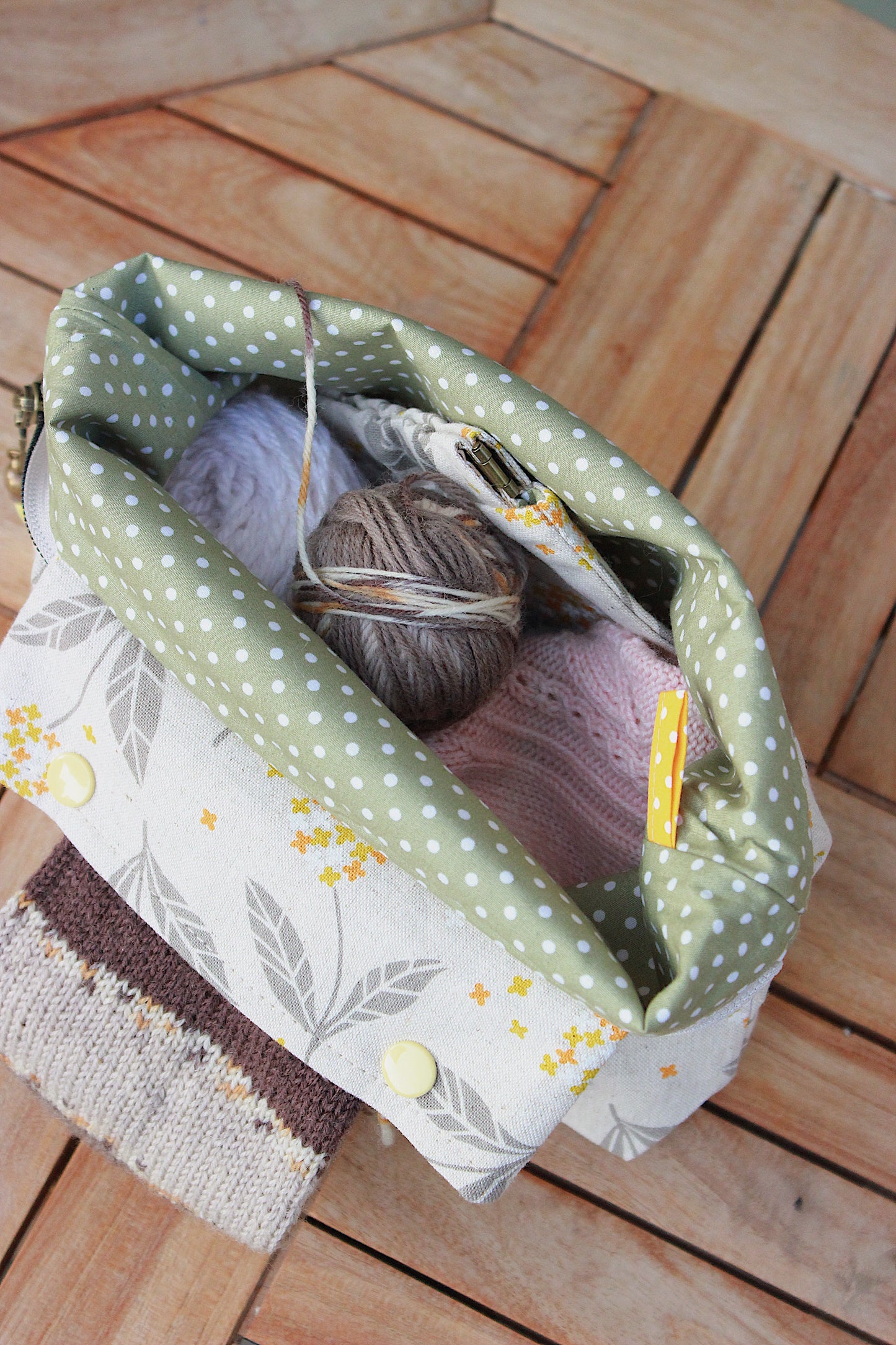 Linen Knitting Project Bag with Built-in DPN Holder & Matching Squeeze Purse
