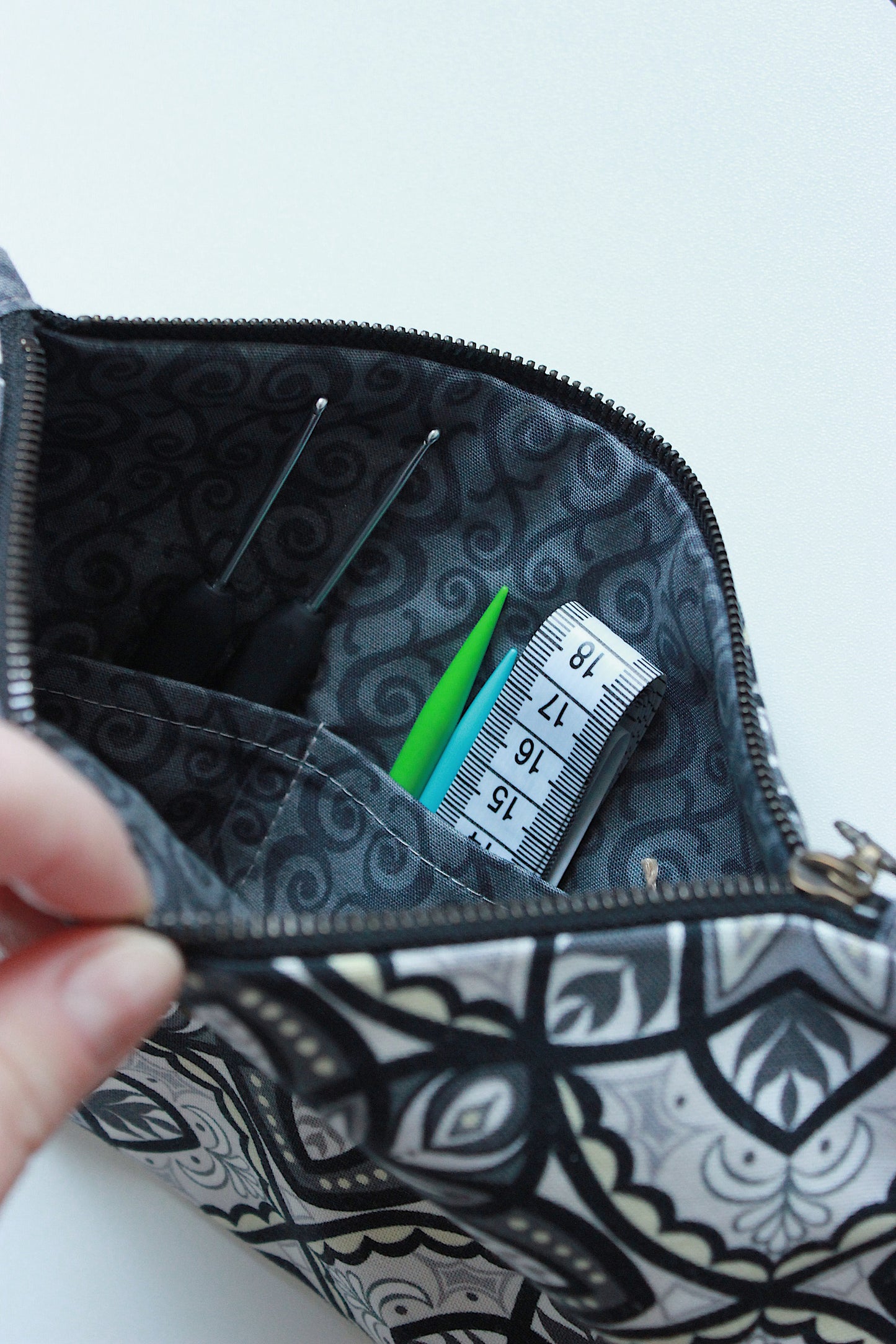👜 Black & Grey Geometric Canvas Project Bag & Zipper Pouch