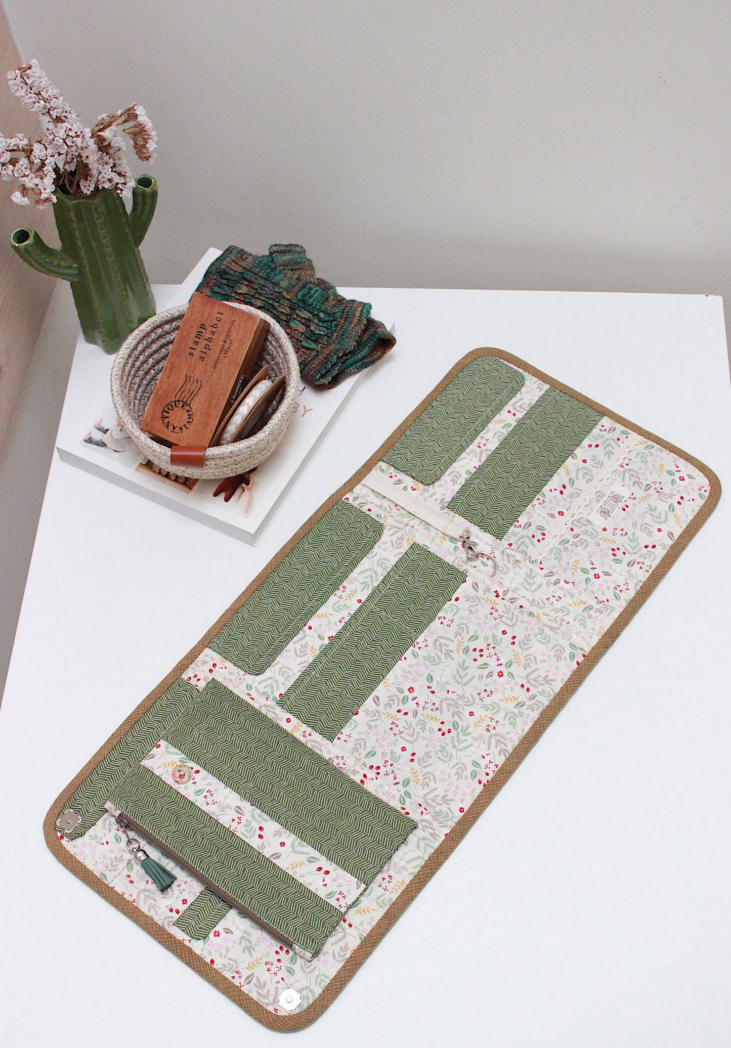 Spring Vibes Knitting Needles Organaiser