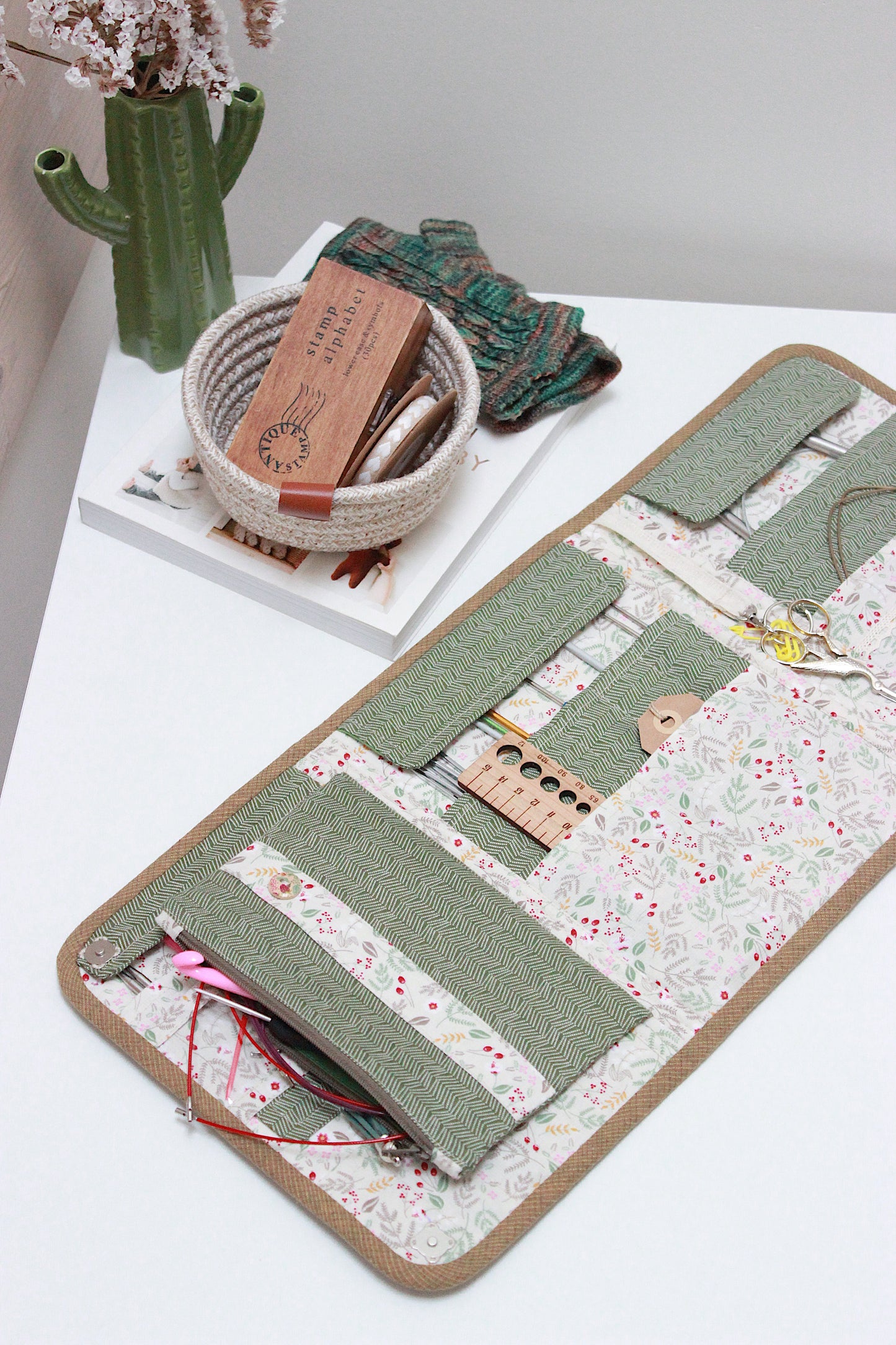 Spring Vibes Knitting Needles Organaiser