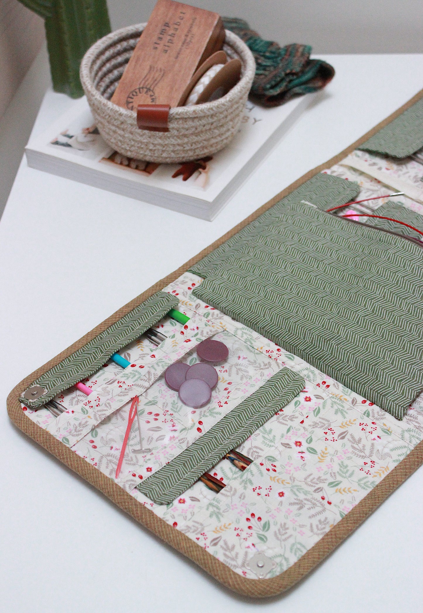 Spring Vibes Knitting Needles Organaiser