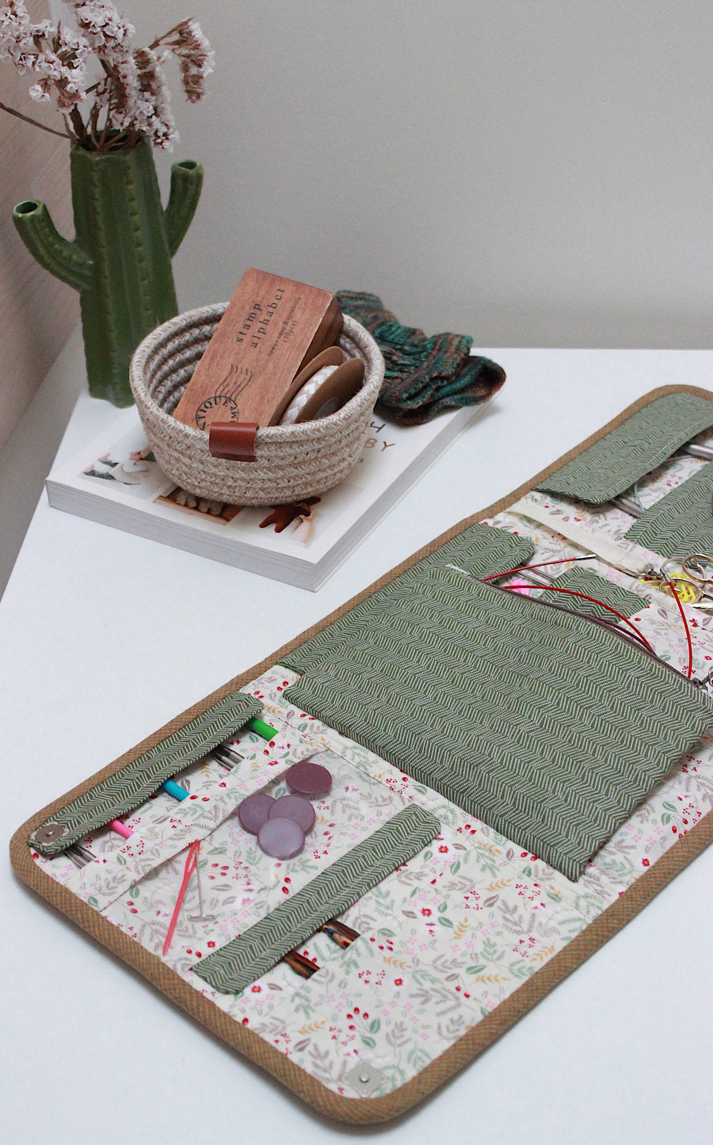 Spring Vibes Knitting Needles Organaiser