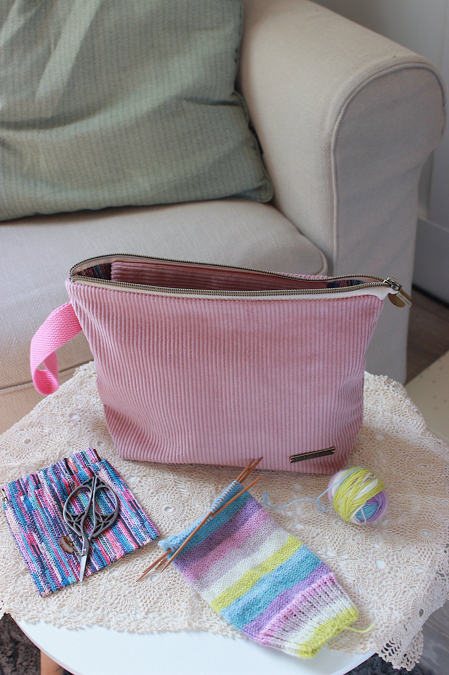Dusty Pink Corduroy Knitting Project Bag with Built-in Needle Holder & Matching Squeeze Purse |Handmade To Order