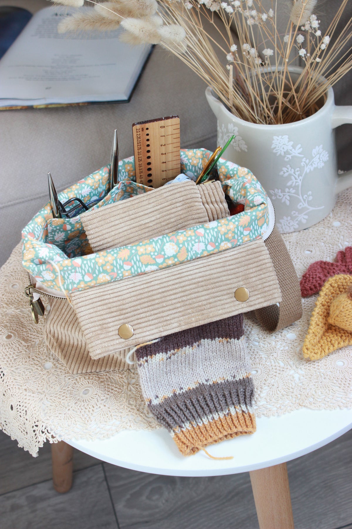 Knitting Project Bag with Built-in 15cm 6” DPN Holder and Matching Squeeze Purse| Beige Corduroy Acorns Autumn Leaves