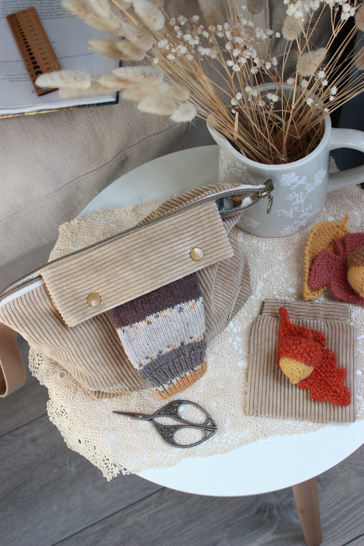 Knitting Project Bag with Built-in 15cm 6” DPN Holder and Matching Squeeze Purse| Beige Corduroy Acorns Autumn Leaves