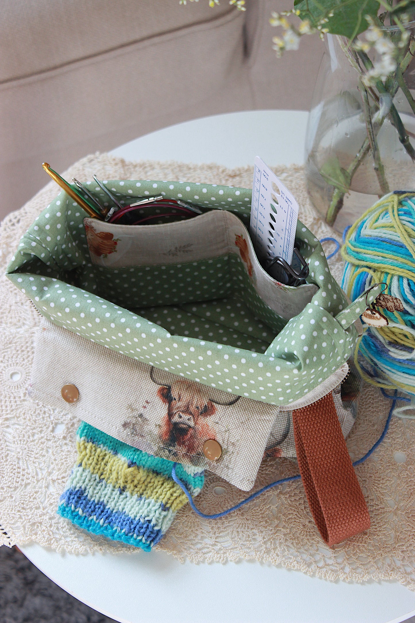 Knitting Project Bag with Built-in 15cm 6” DPN Holder| Highland Cows Printed Digital Canvas Fabric