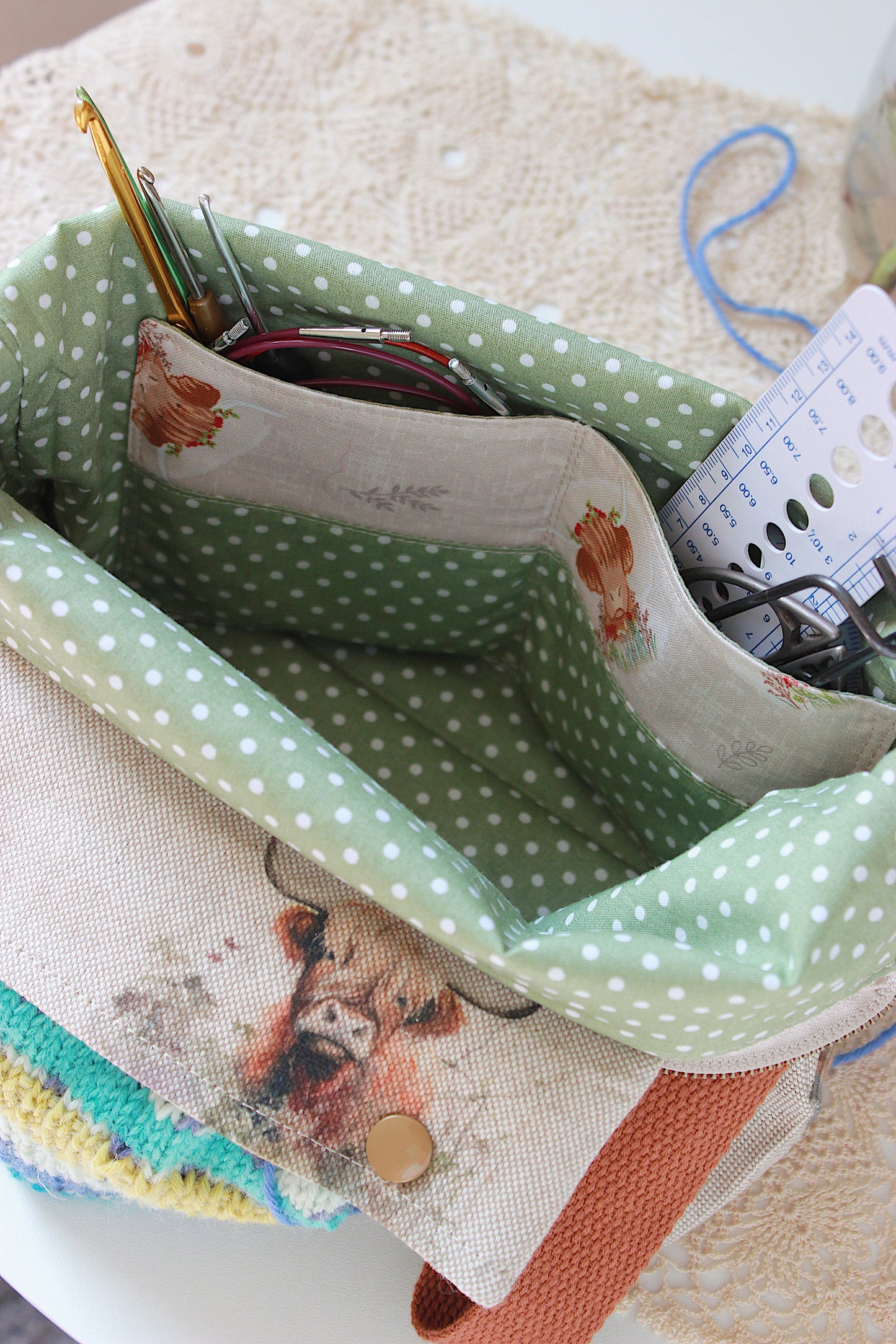 Knitting Project Bag with Built-in 15cm 6” DPN Holder| Highland Cows Printed Digital Canvas Fabric