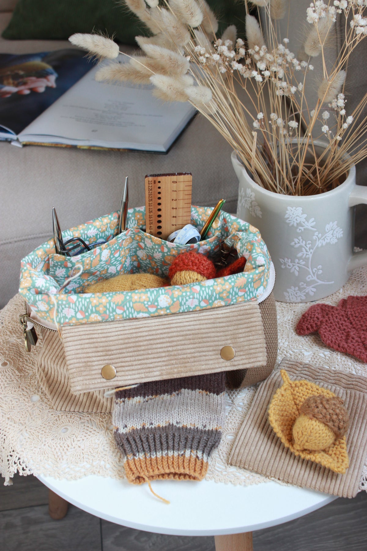Knitting Project Bag with Built-in 15cm 6” DPN Holder and Matching Squeeze Purse| Beige Corduroy Acorns Autumn Leaves