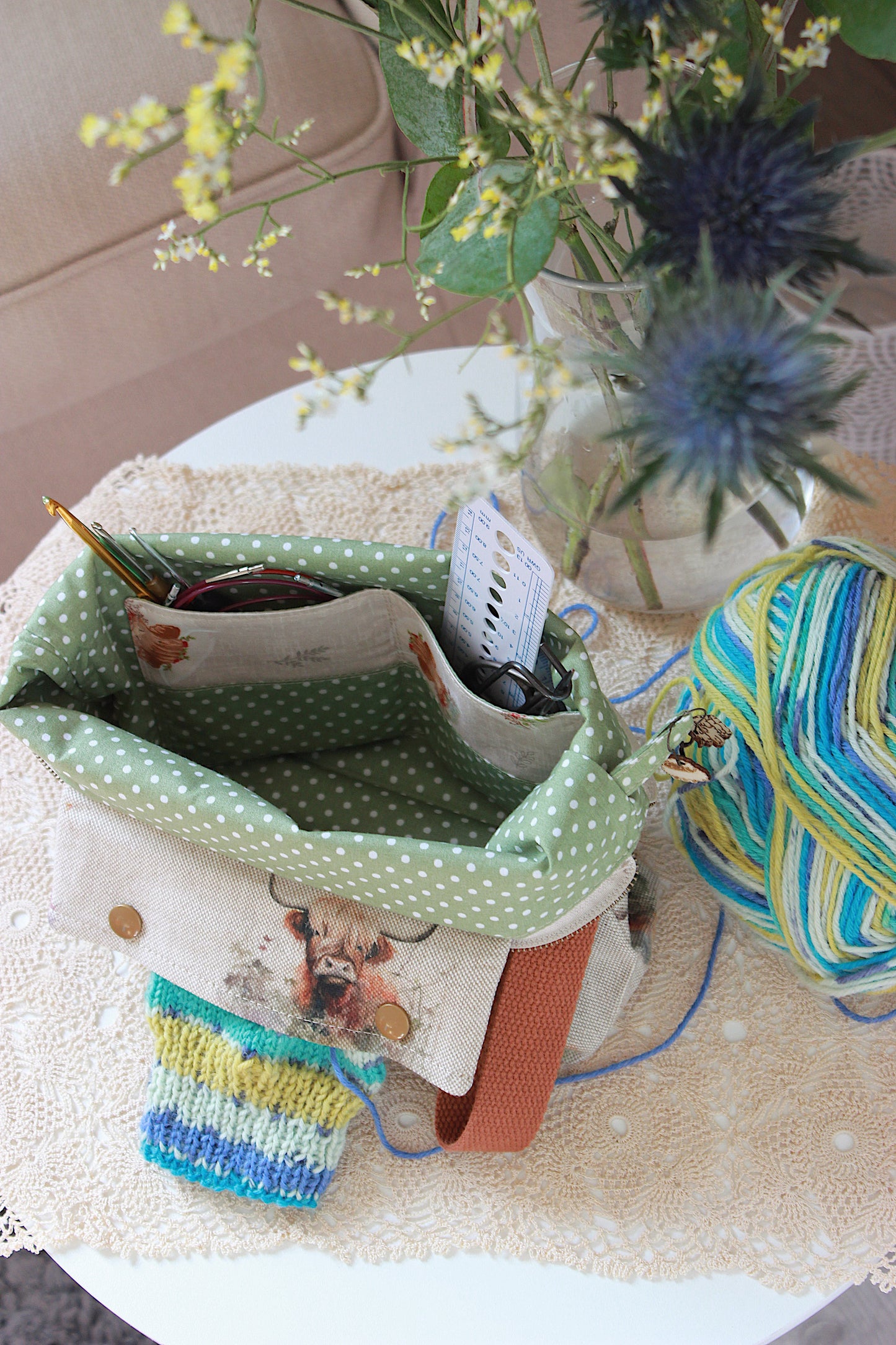 Knitting Project Bag with Built-in 15cm 6” DPN Holder| Highland Cows Printed Digital Canvas Fabric