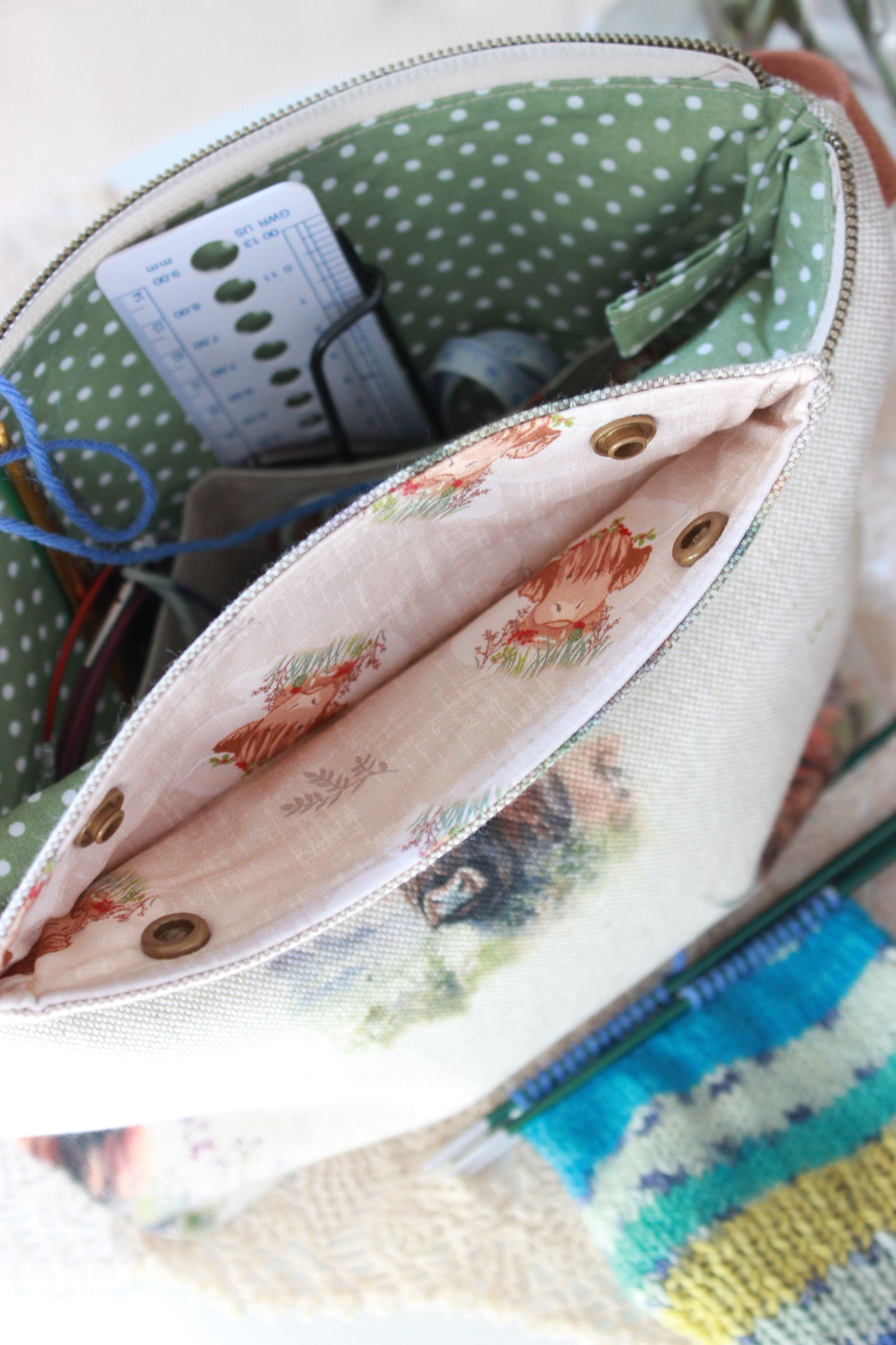 Knitting Project Bag with Built-in 15cm 6” DPN Holder| Highland Cows Printed Digital Canvas Fabric