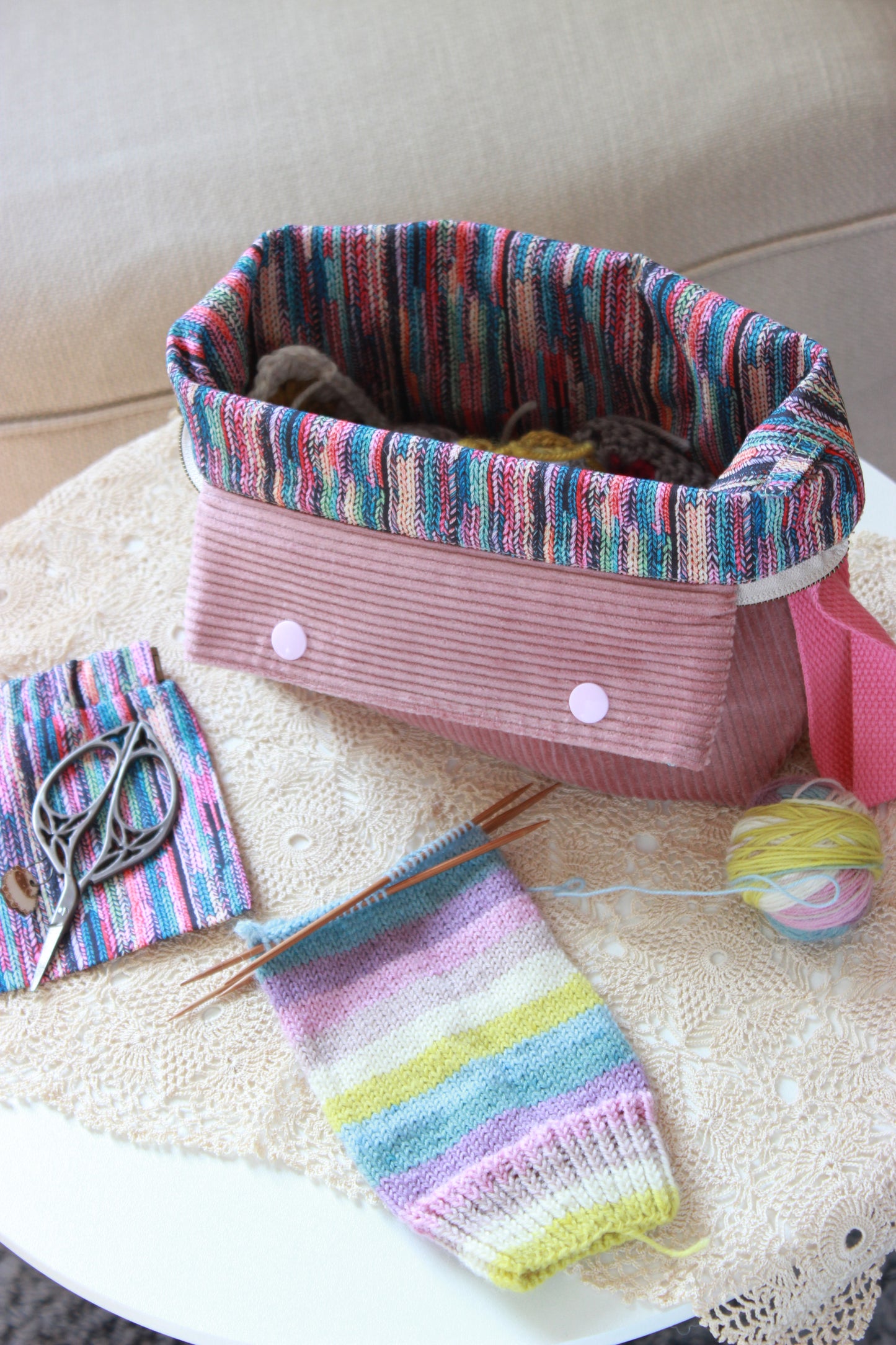 Dusty Pink Corduroy Knitting Project Bag with Built-in Needle Holder & Matching Squeeze Purse |Handmade To Order