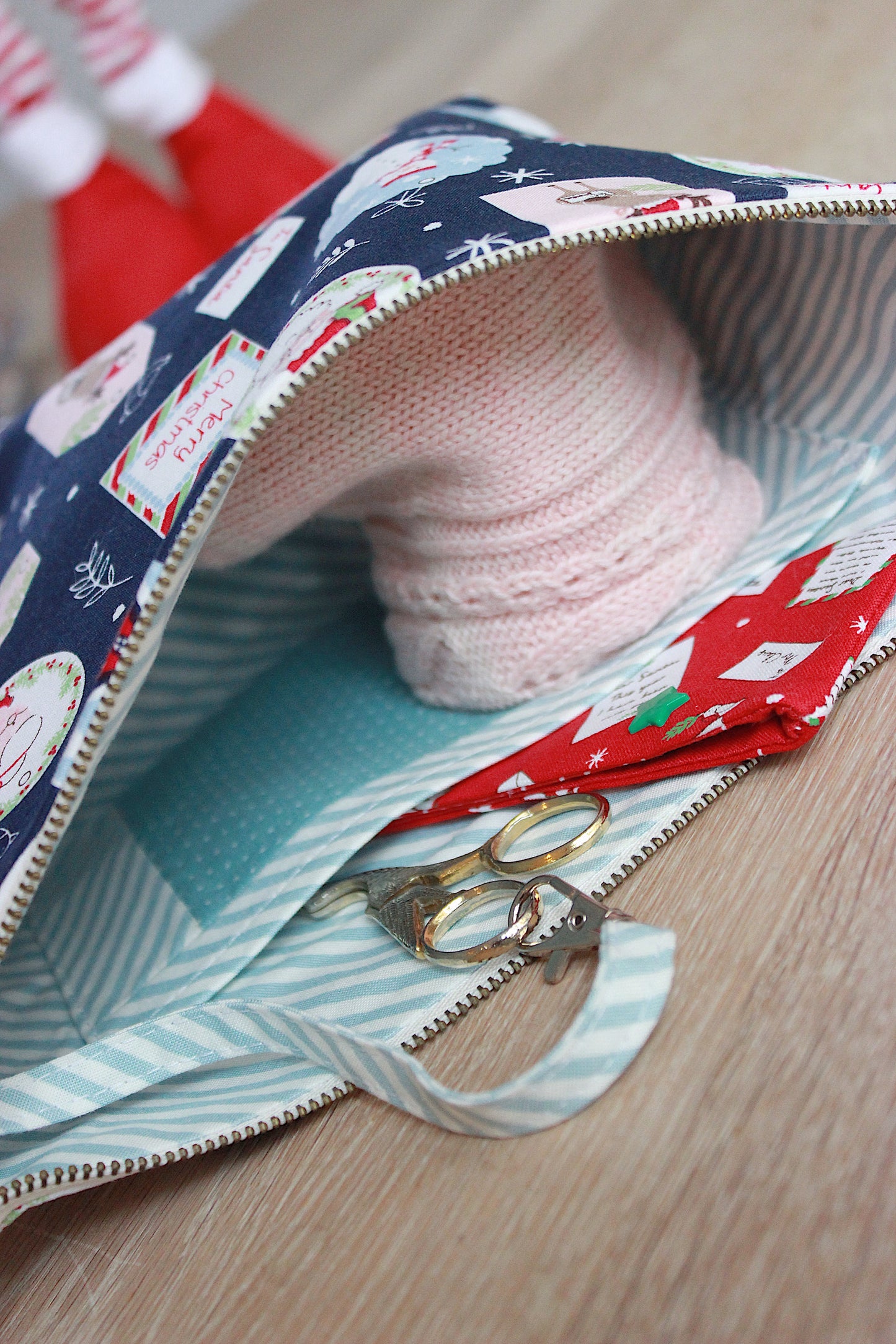 Christmas Zipper Project Bag & Holder