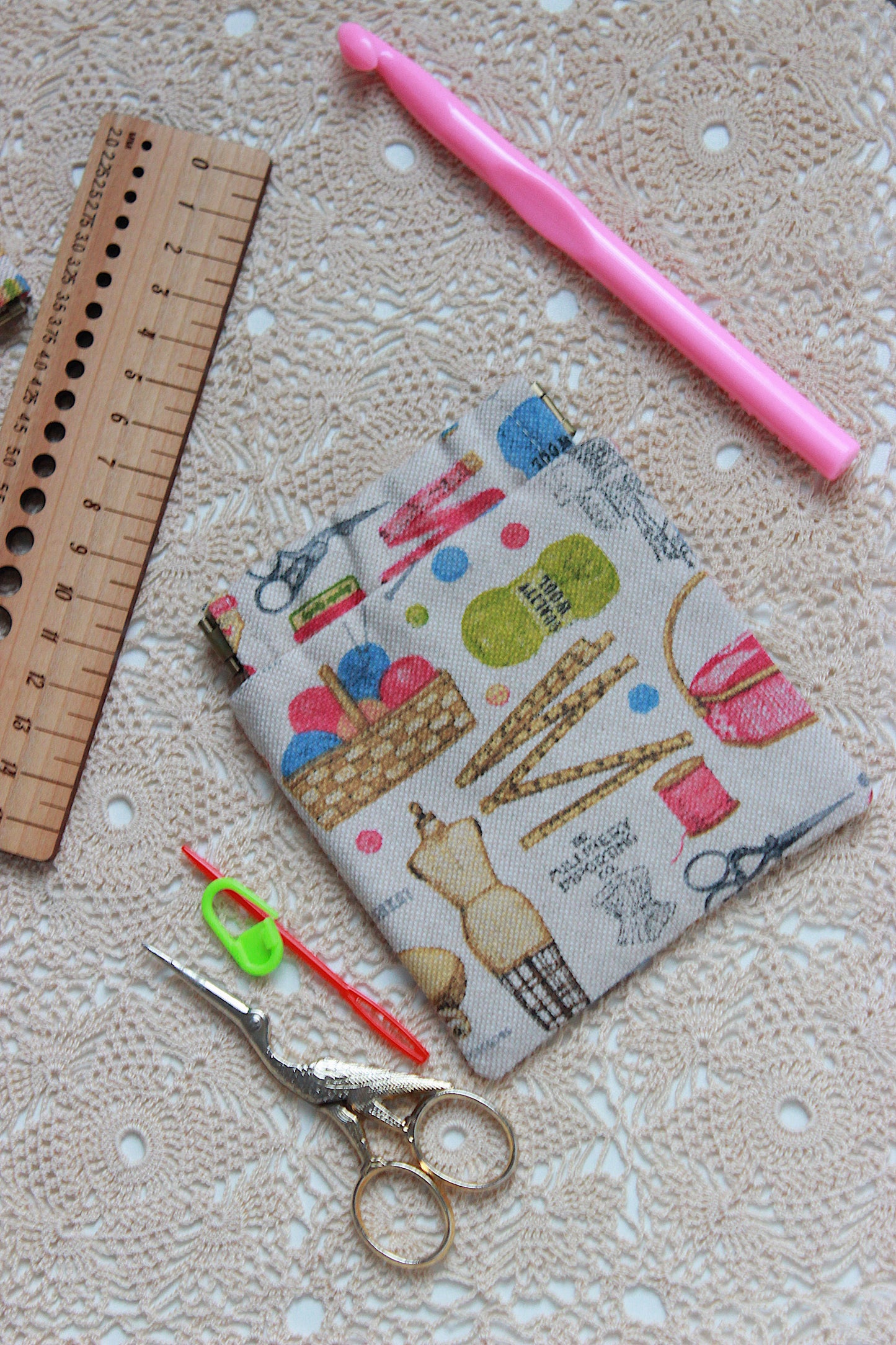 Knitting Notions Storage Squeeze Purse