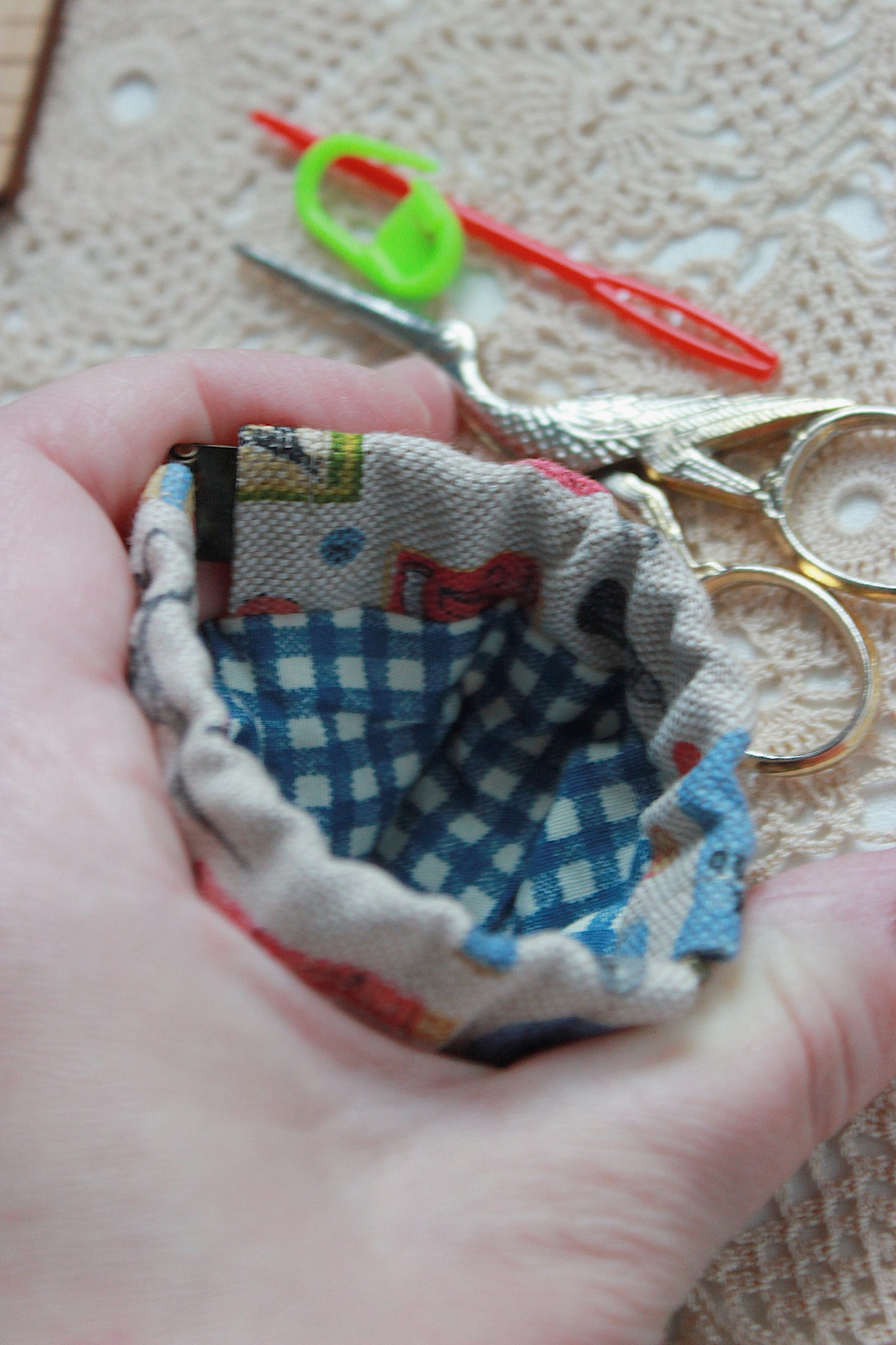 Knitting Notions Storage Squeeze Purse