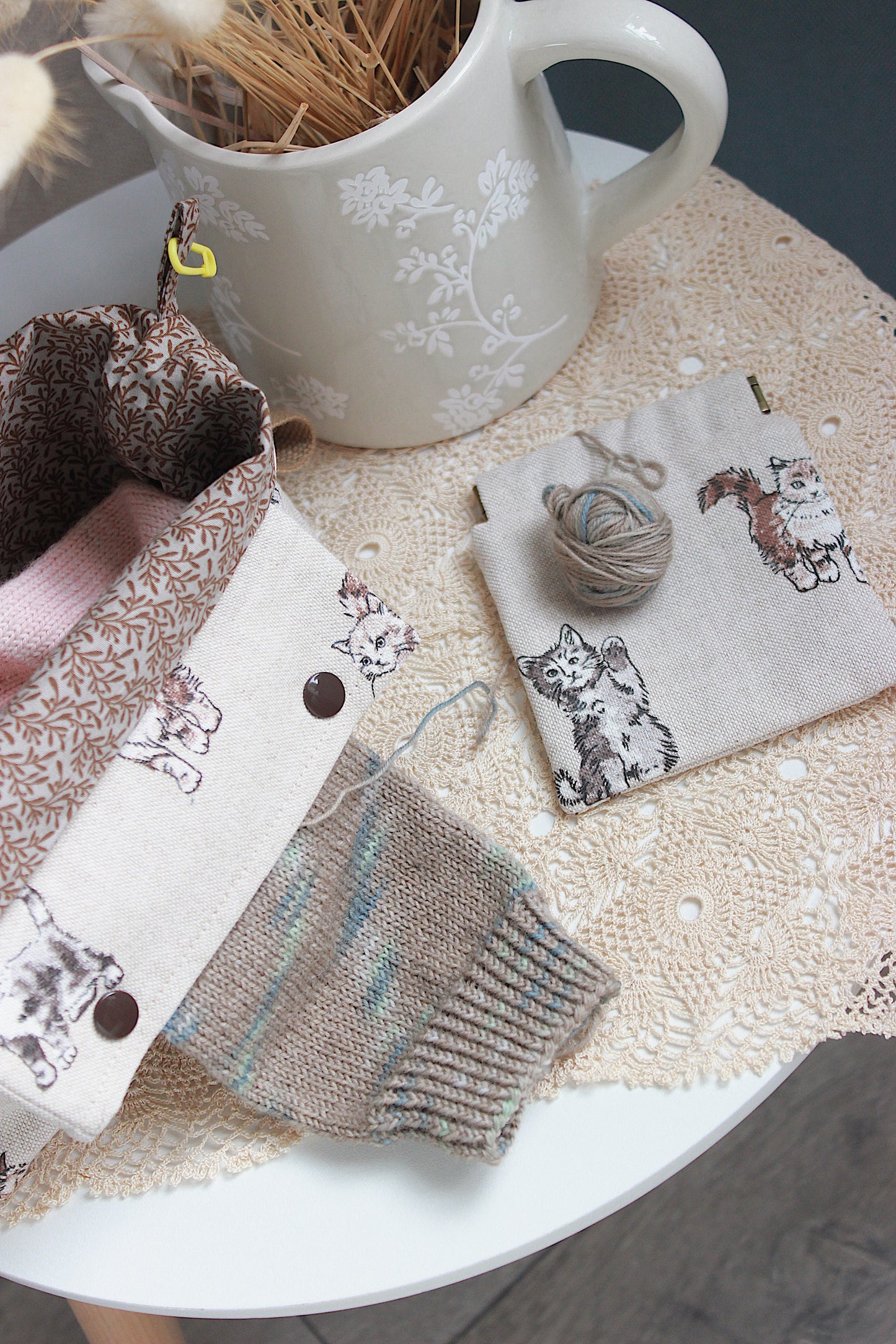 Cats Knitting Project Bag with Built-in DPN Holder & Matching Squeeze Purse | Handmade To Order
