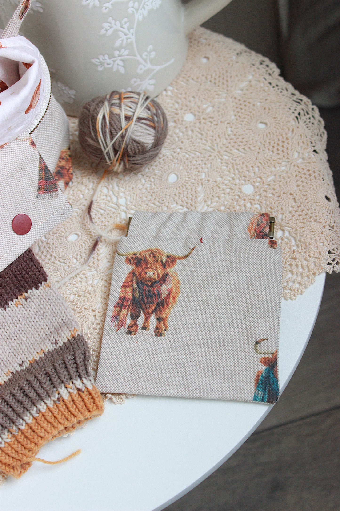 Knitting Project Bag with Built-in DPN Holder & Matching Squeeze Purse | Highland Cows Printed Digital Canvas Fabric