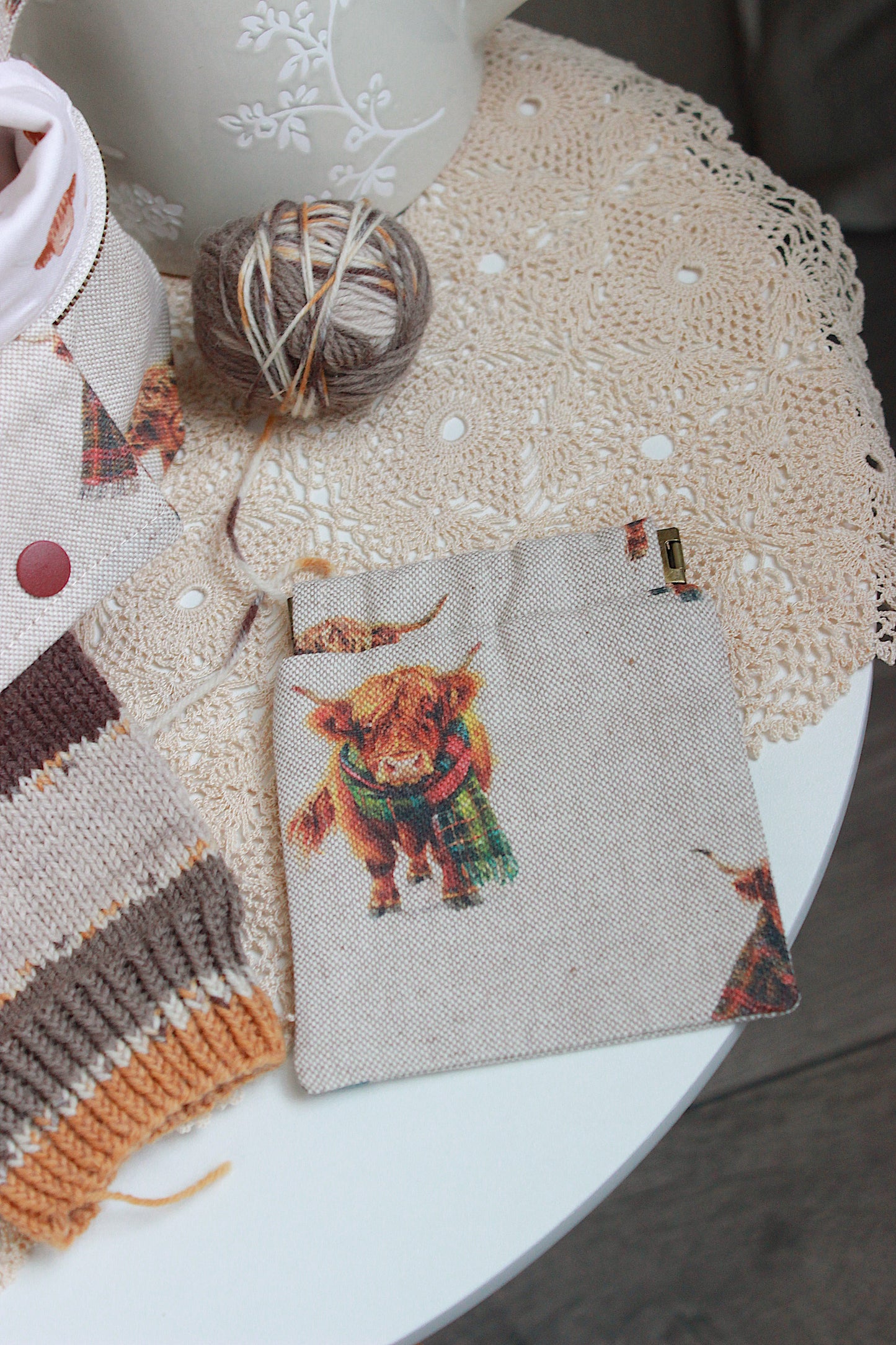 Knitting Project Bag with Built-in DPN Holder & Matching Squeeze Purse | Highland Cows Printed Digital Canvas Fabric