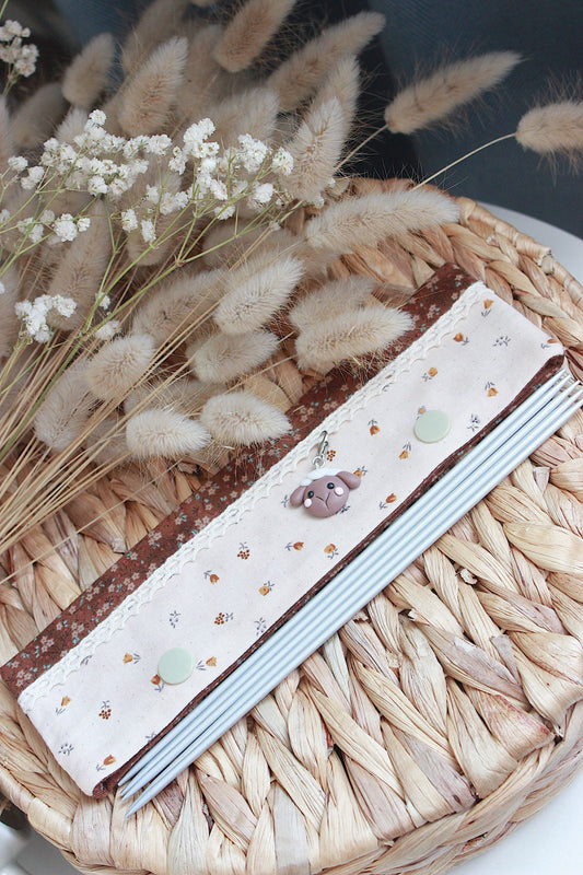 Vintage-Inspired Beige & Brown Flowers DPN Holder