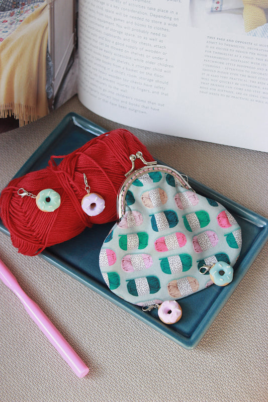 Colourful Yarn Skeins Metal Frame Coin Purse