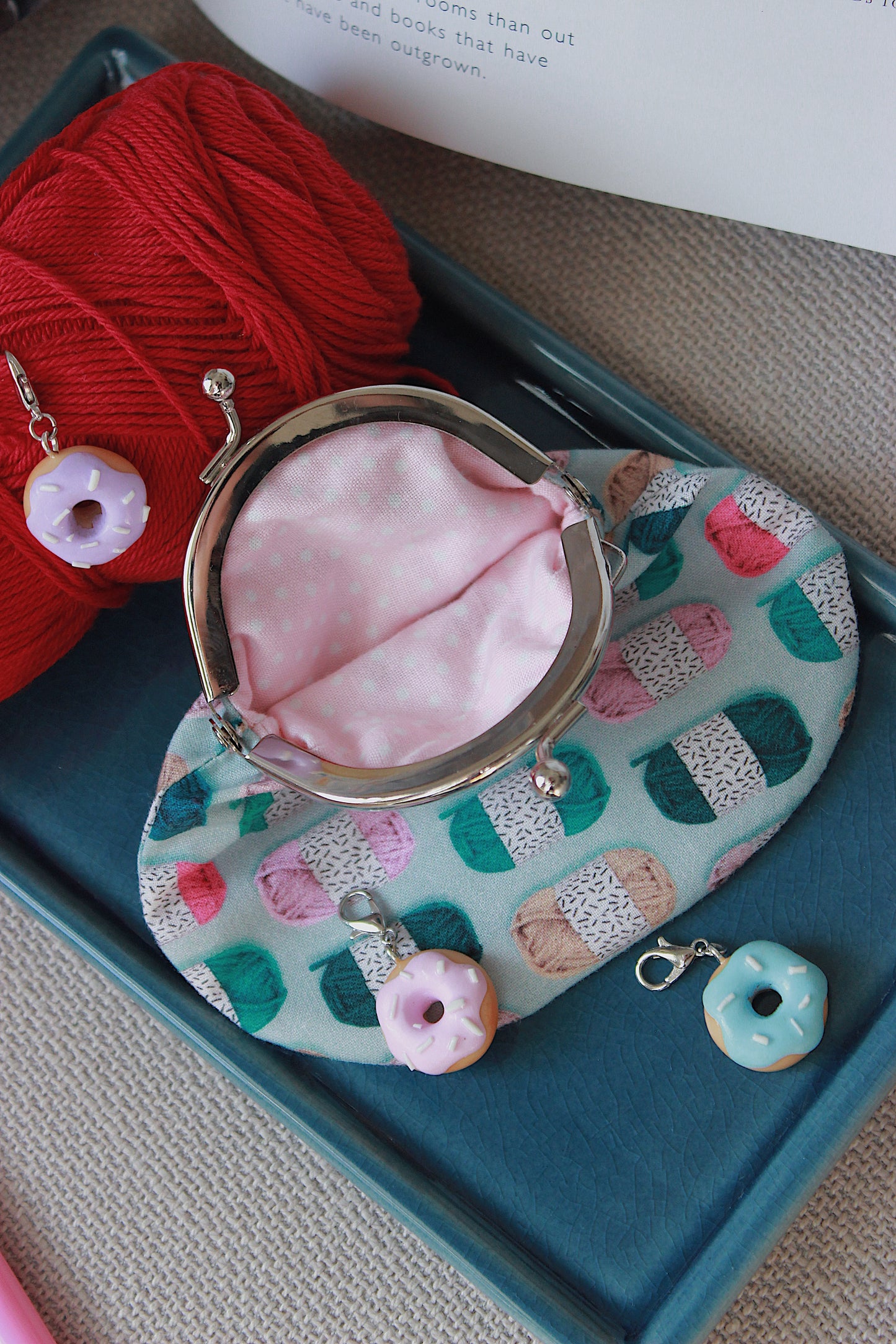 Colourful Yarn Skeins Metal Frame Coin Purse