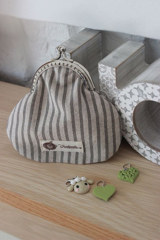 Natural Charm Stripes Metal Frame Coin Purse