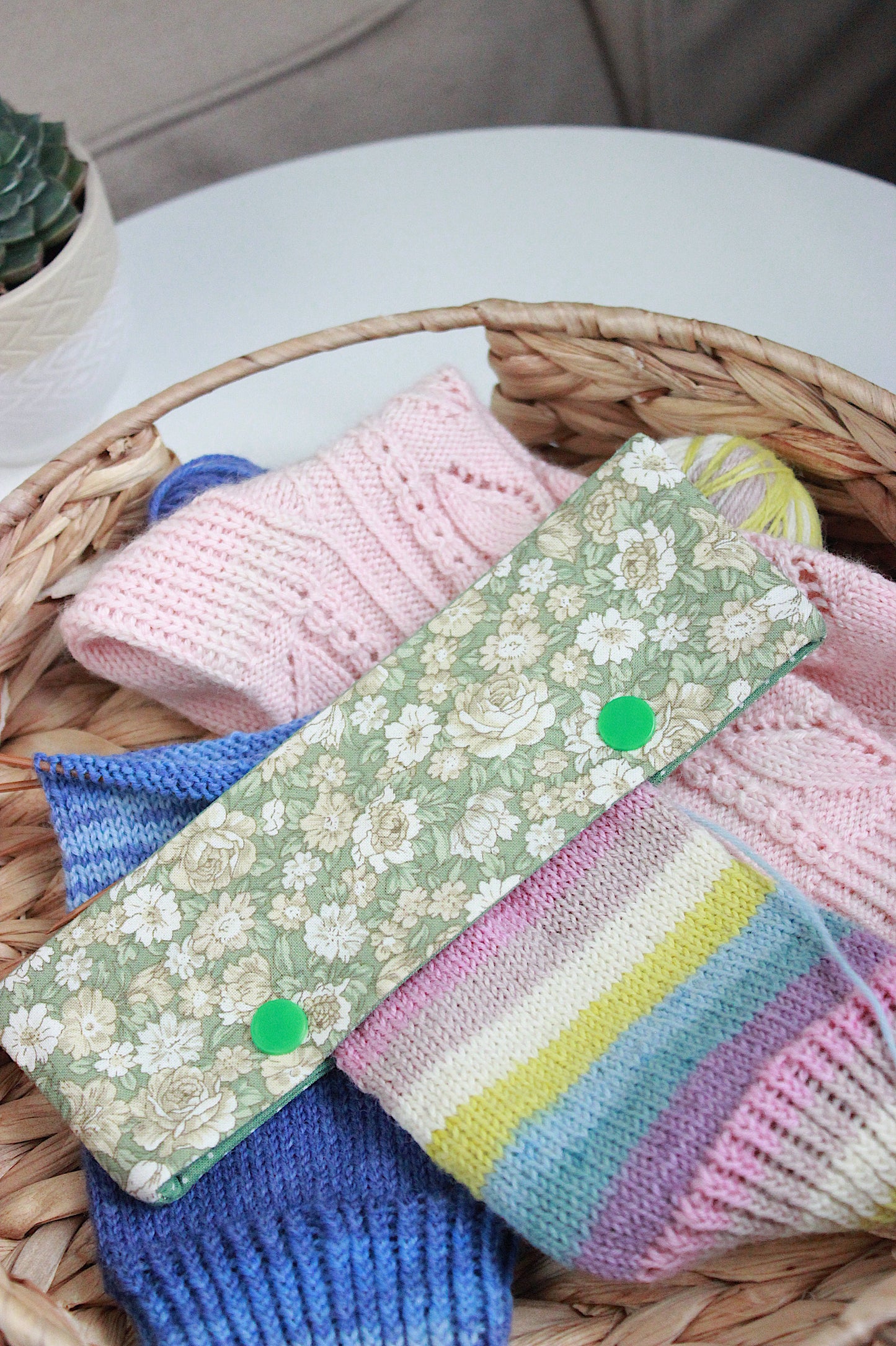 White Flowers on Green DPN Holder